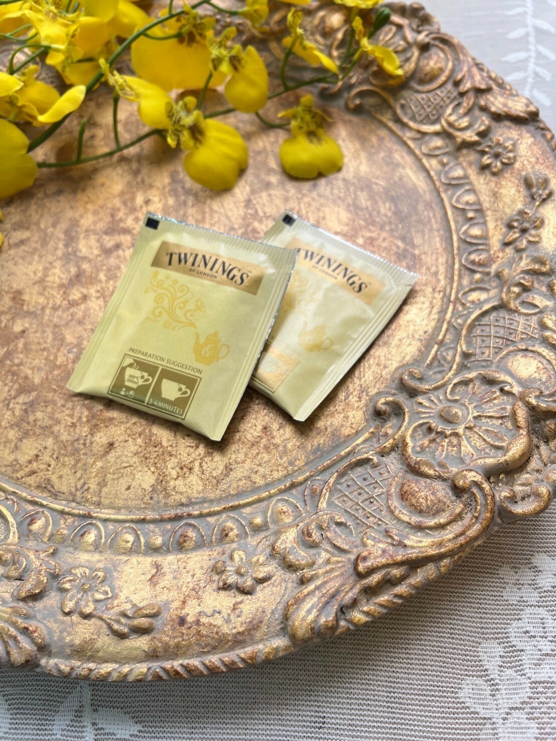 維多利亞骨瓷 義大利佛羅倫斯傳統花紋餐盤裝飾墊-復古金