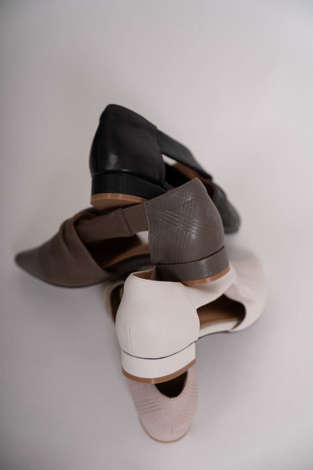 LB # Ophelia 𖦞 Pointed Toe Mixed Leather Heels