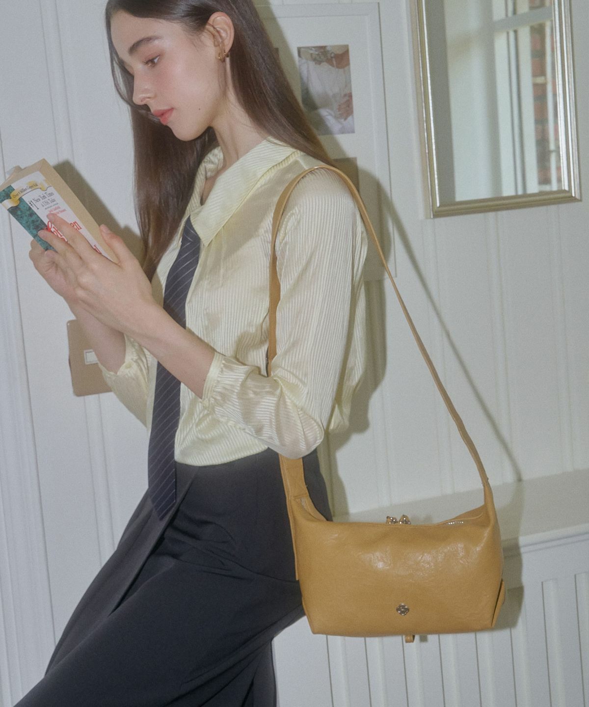 HEEARI Tale Buckle Hobo Bag