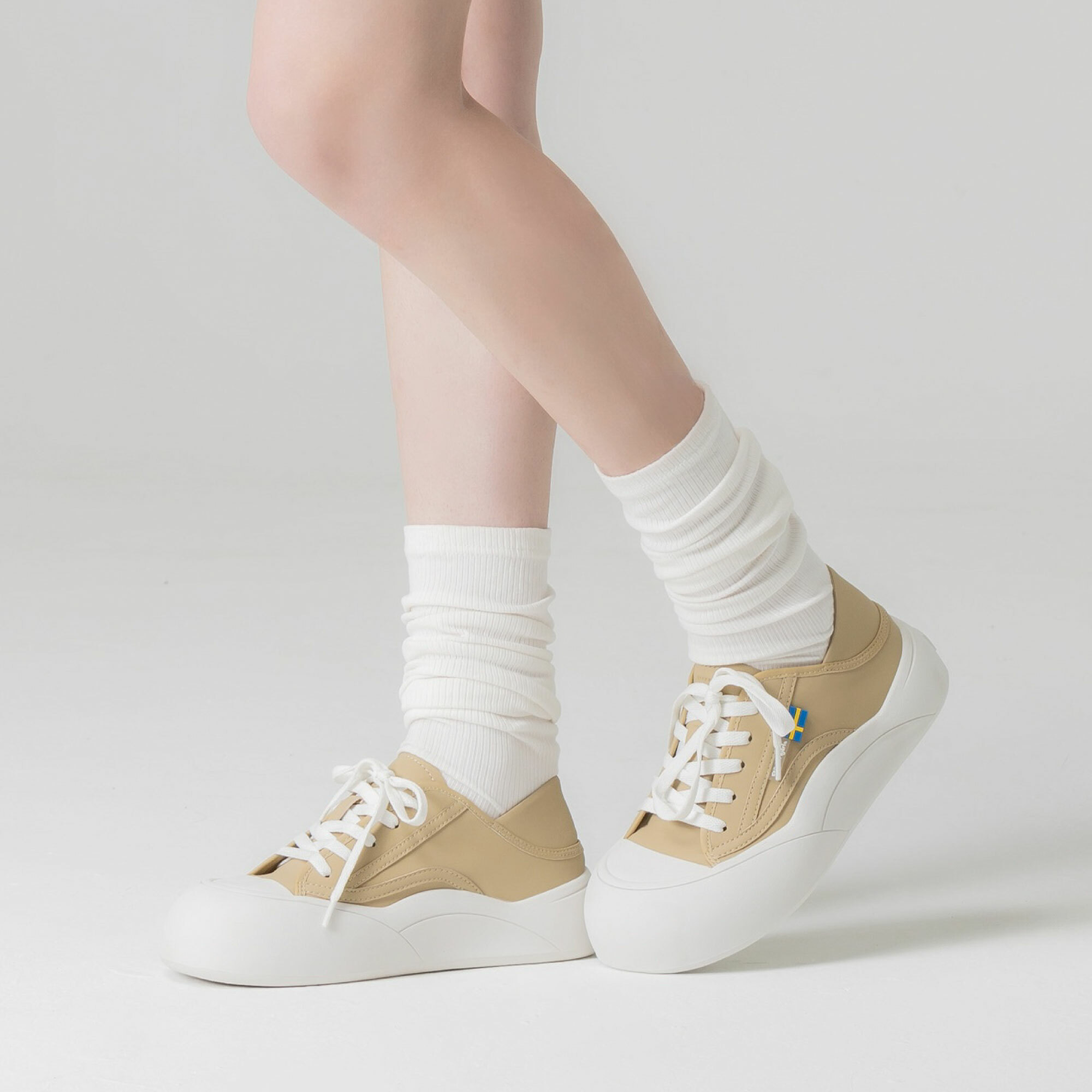 moz瑞典 駝鹿  後踩 兩穿 貝果 麵包鞋 (奶茶)