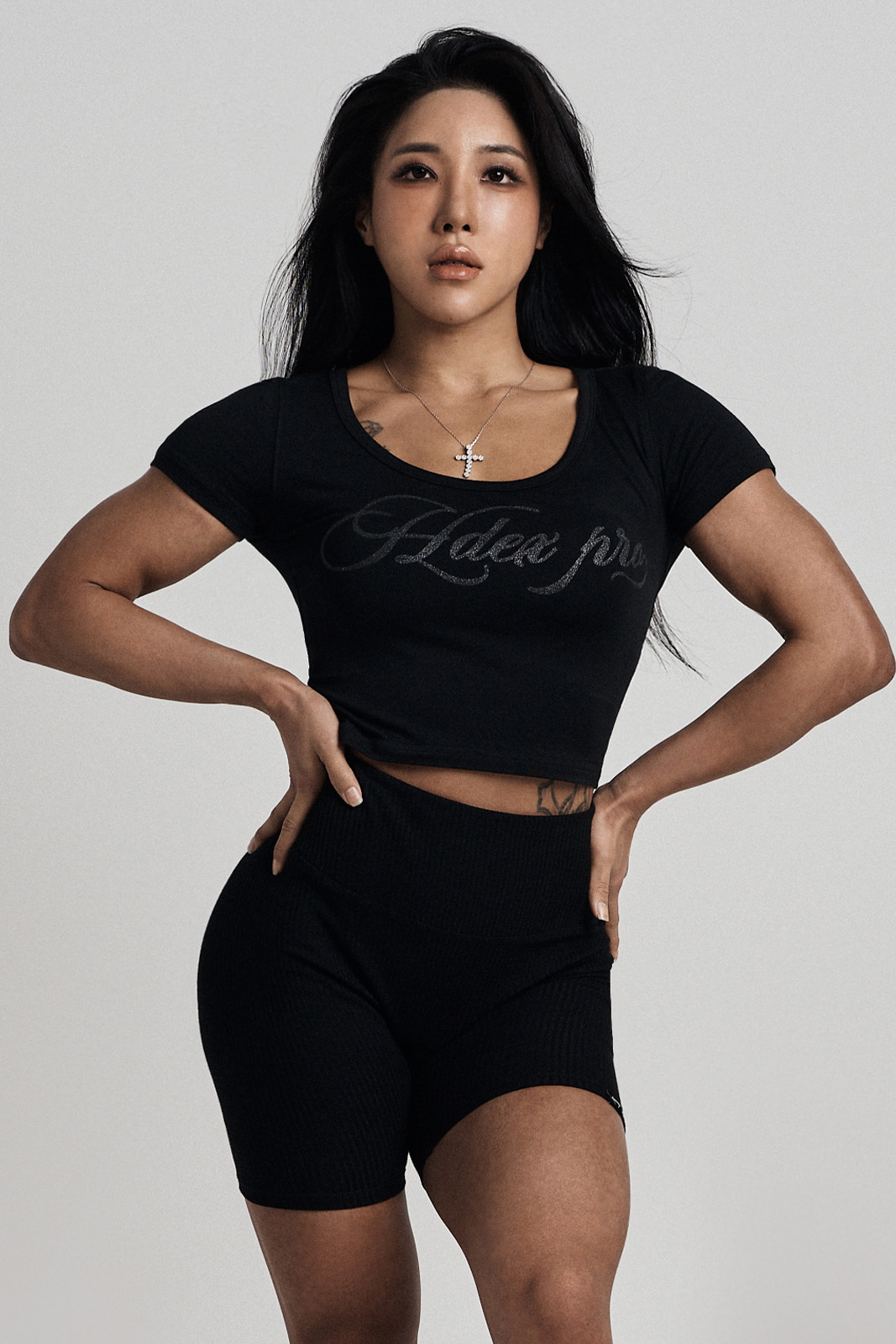 HDEX Sparkle Deep Neck Crop Short Sleeve - BLACK