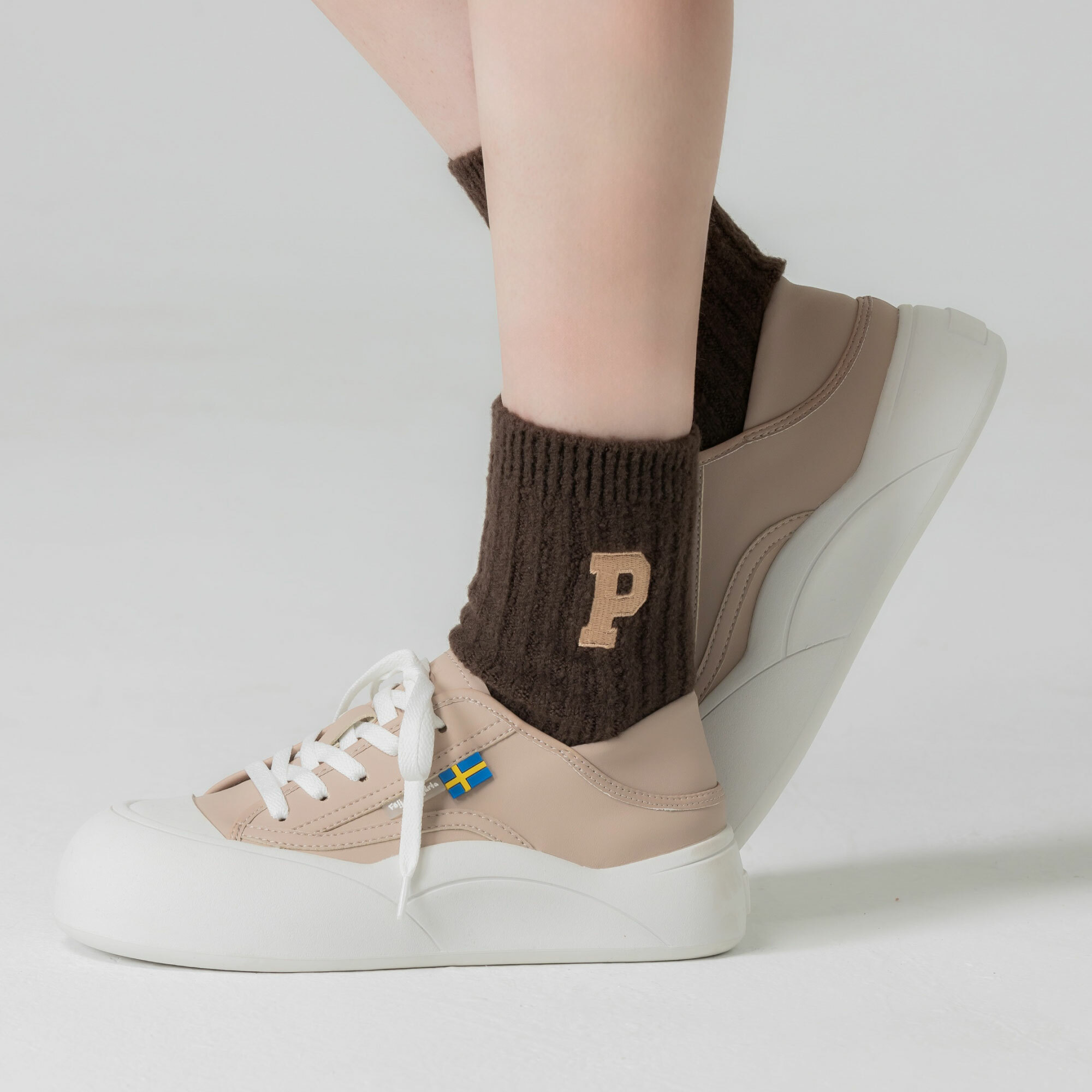 moz瑞典 駝鹿  後踩 兩穿 貝果 麵包鞋 (霧粉)