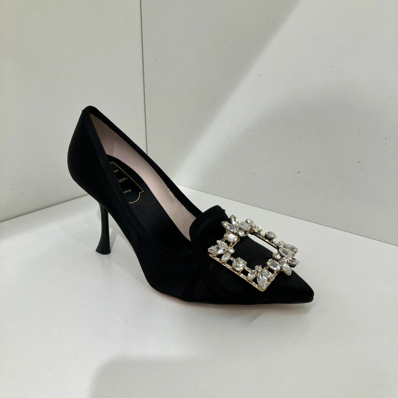 Roger Vivier RV broche strass heels black satin