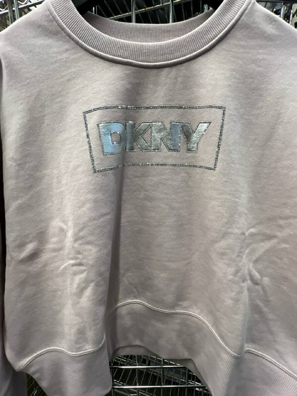 [S] DKNY RHINESTONE LOGO CREW NECK,ALLURE, DP4T1082-ALR (SD1120)