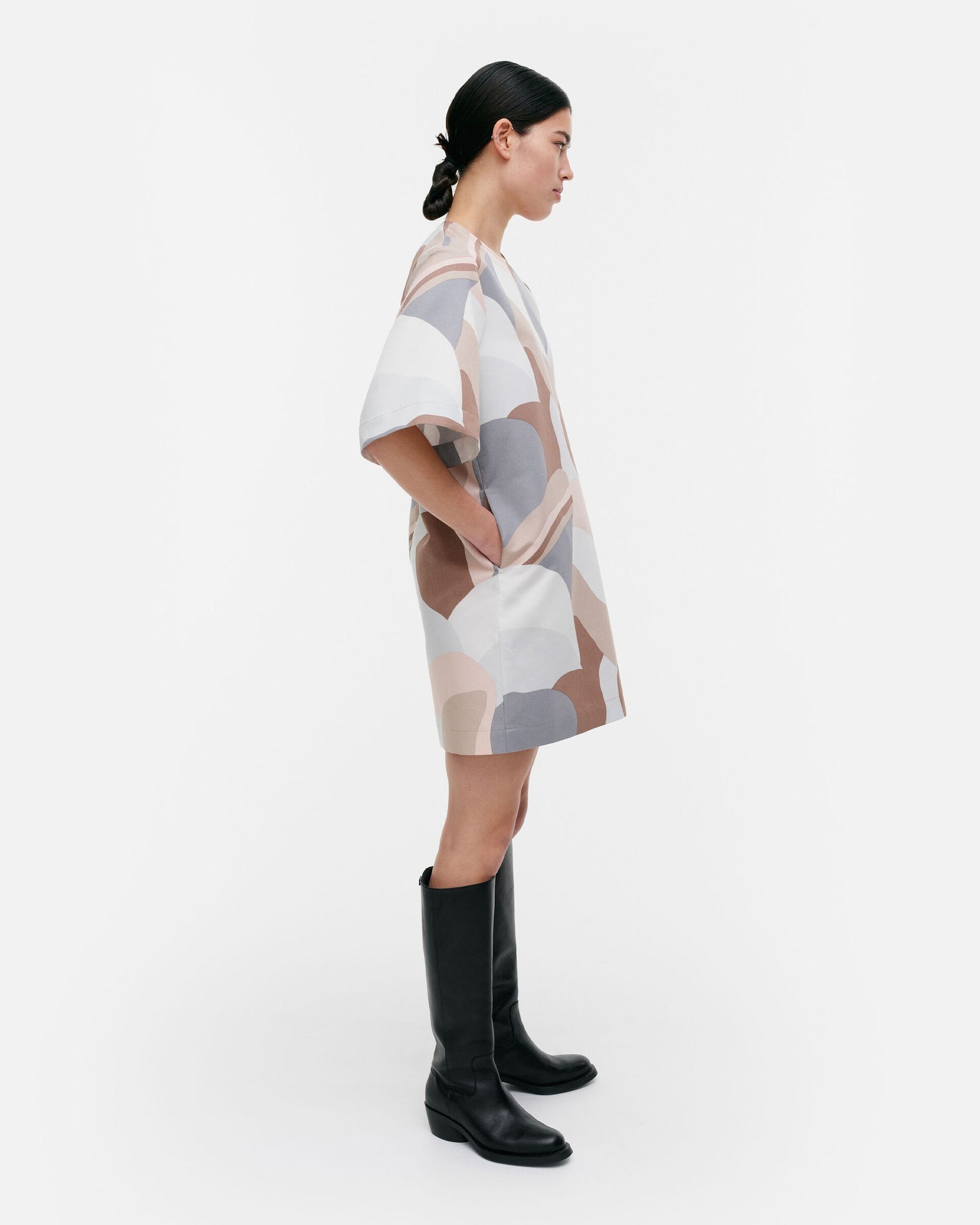 LIKI KAMELIA 印花洋裝