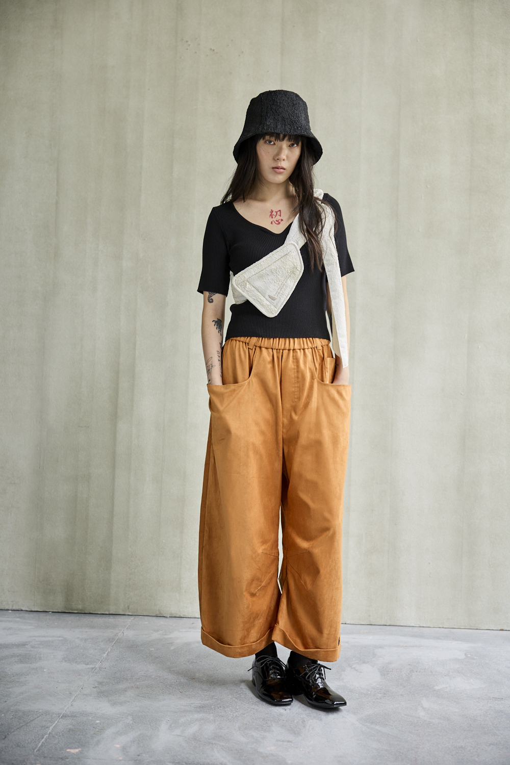 V領條坑短袖上衣