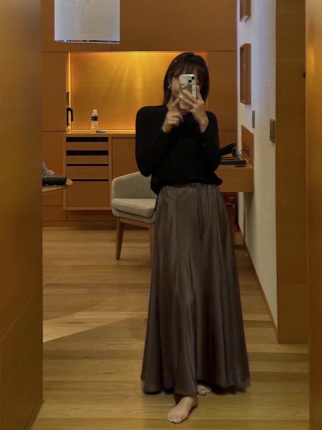 正韓絲滑光澤內鬆緊緞面裙