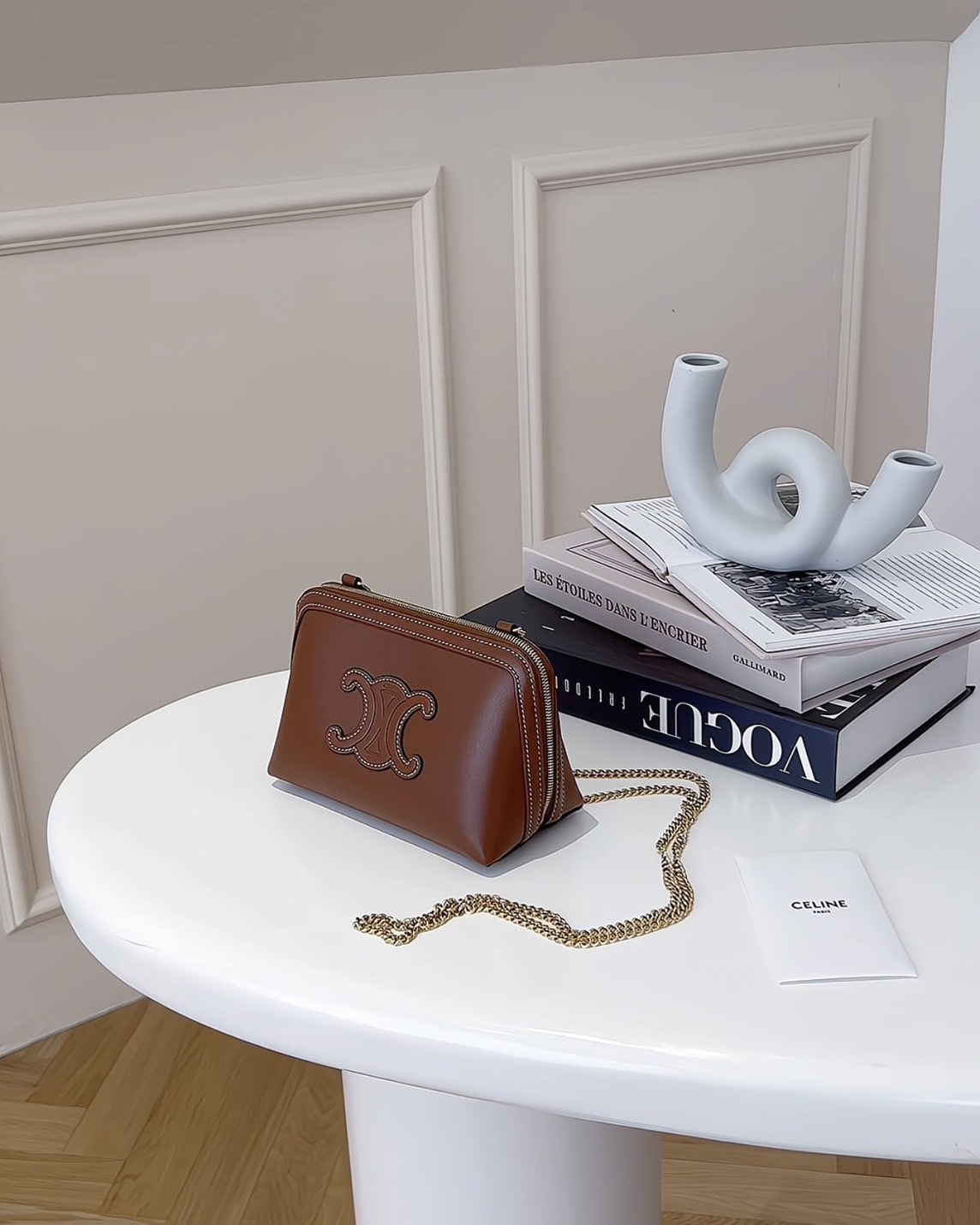 CELINE｜凱旋門皮革貝殼包 棕色