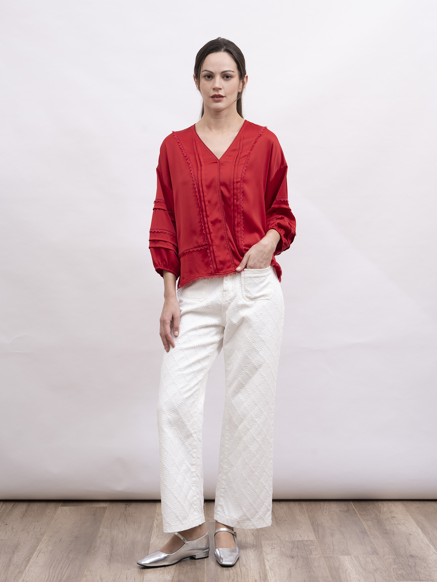 mi-tu 蕾絲飾邊壓褶V領上衣