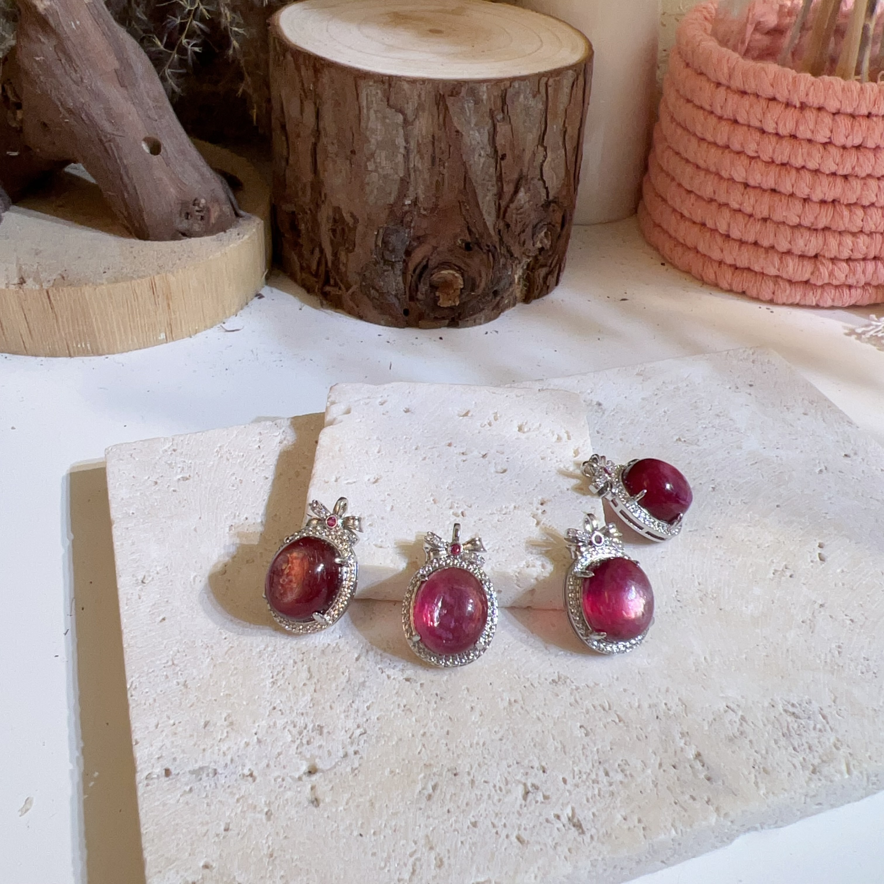 紫鋰雲母蝴蝶結吊墜