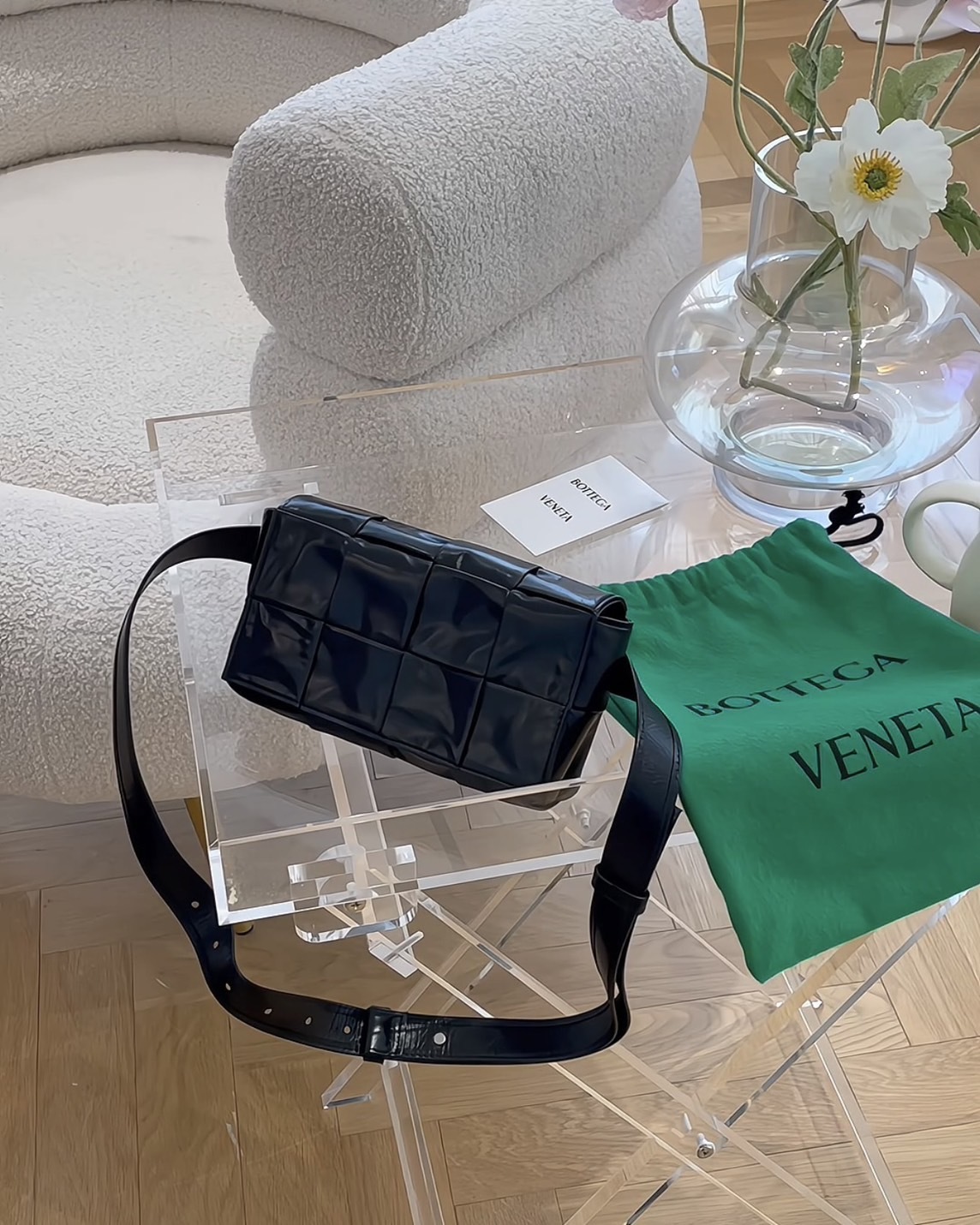 BV｜8格牛皮蠟面卡帶腰包 黑色