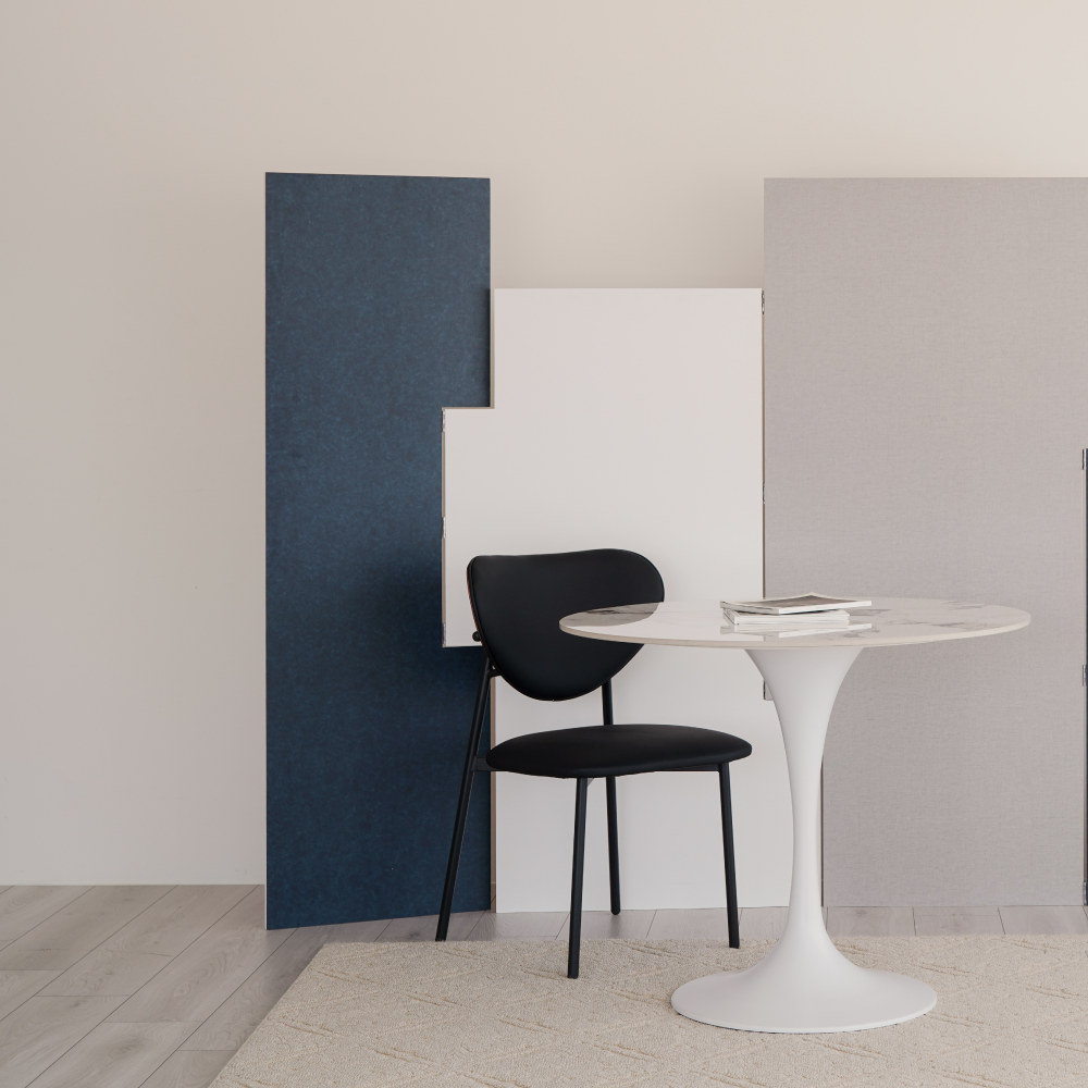 好萩家居|Rhino椅，可訂製布樣，黑色款式搭配白色圓桌，優雅舒適