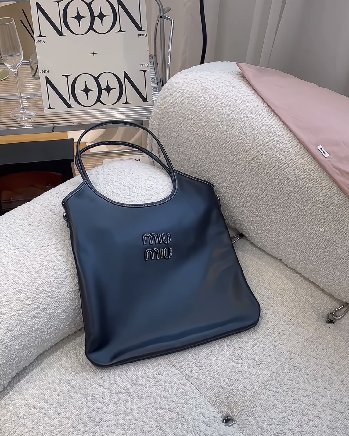 MIUMIU｜IVY 皮革托特包 黑色