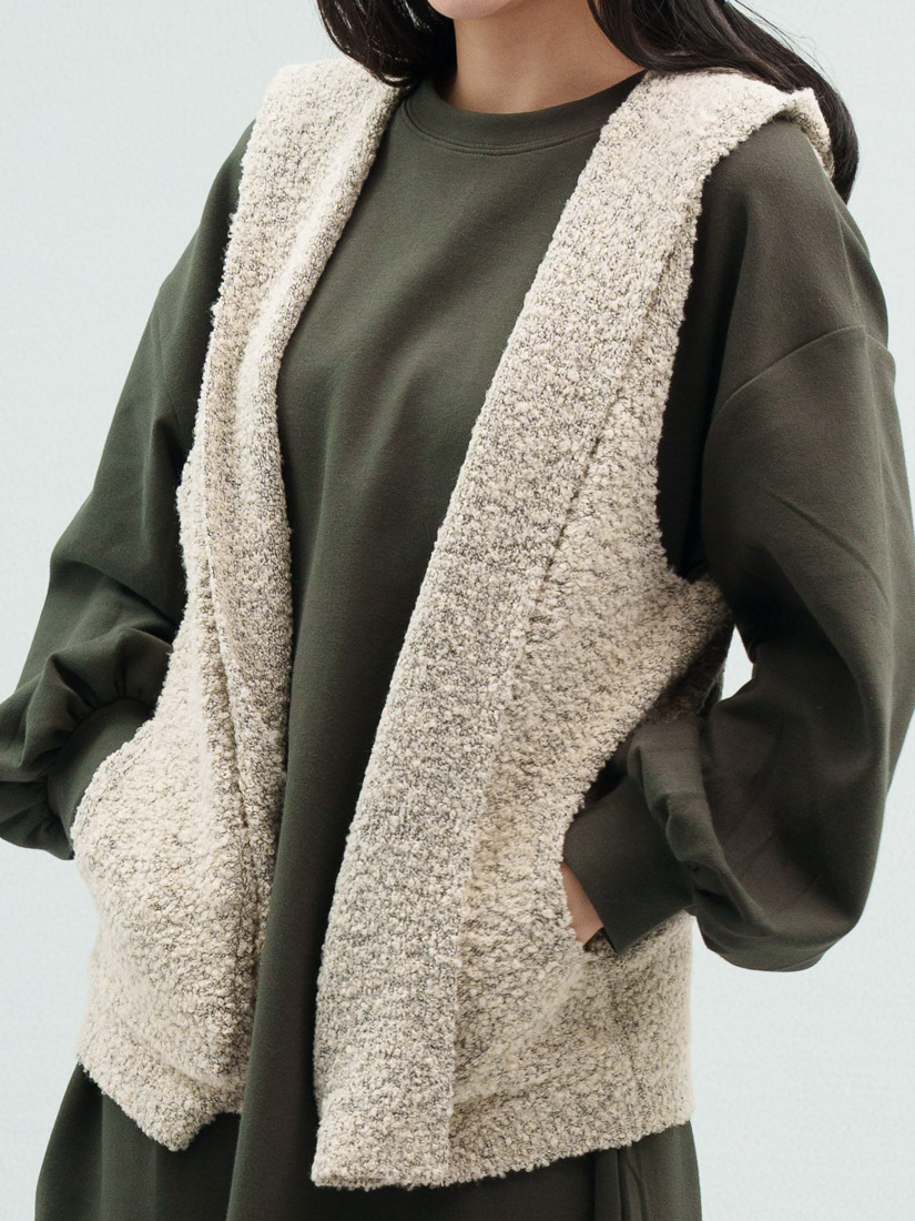 淺米色連帽針織背心