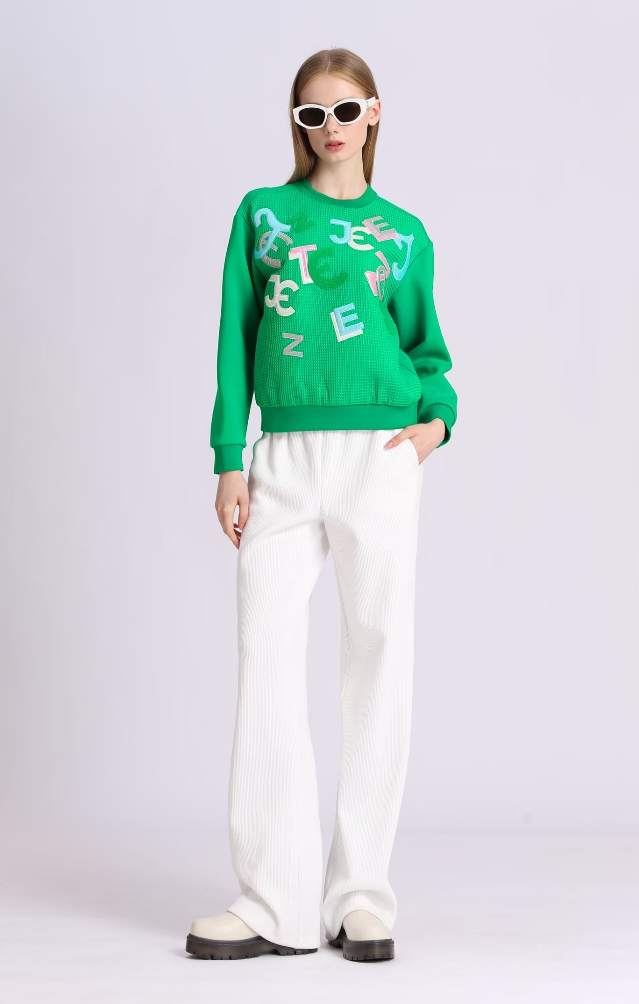 BD15030A1拼字衛衣(2色)