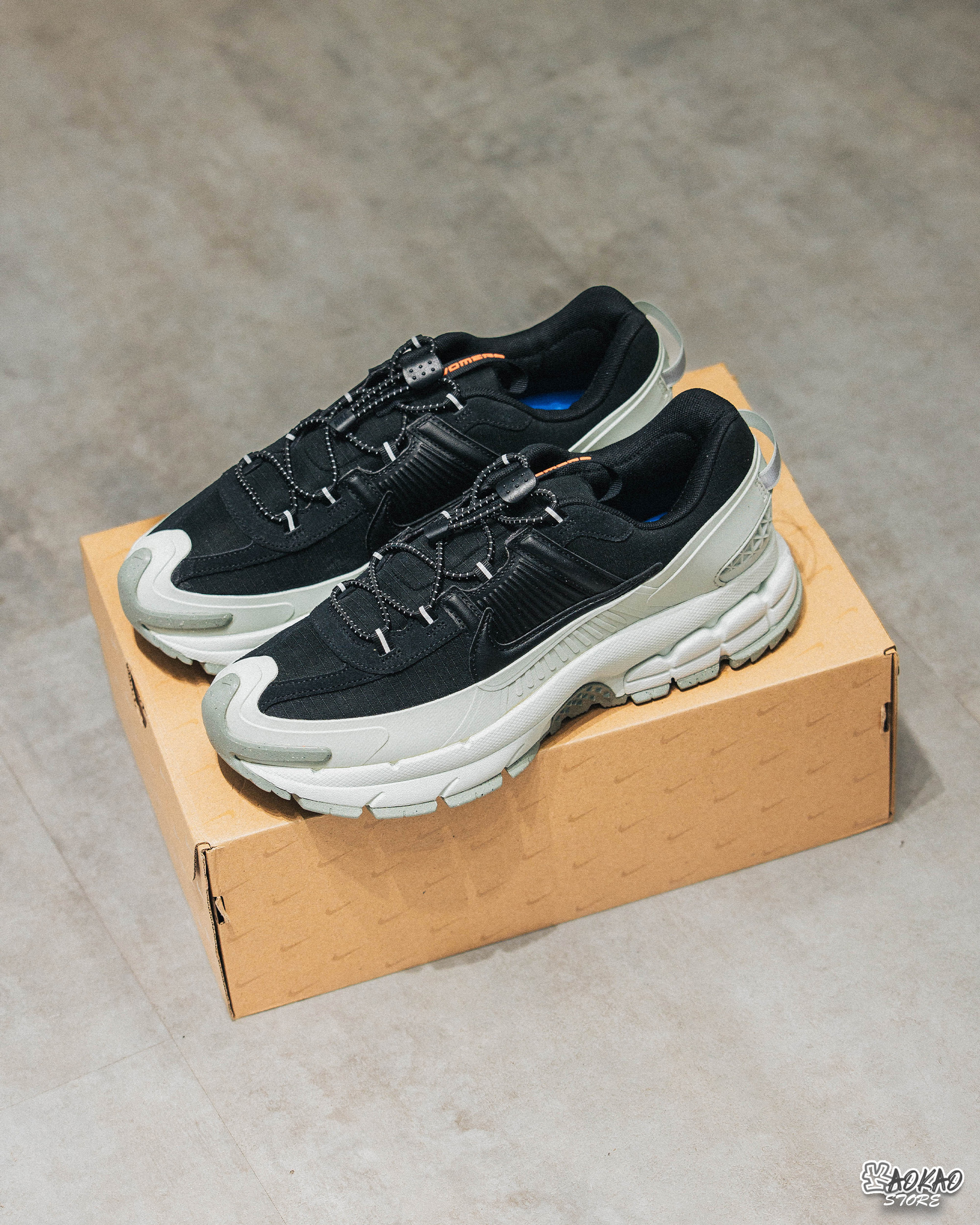 男款 NIKE ZOOM VOMERO ROAM 男鞋 休閒鞋 白黑色【FV2295-001】