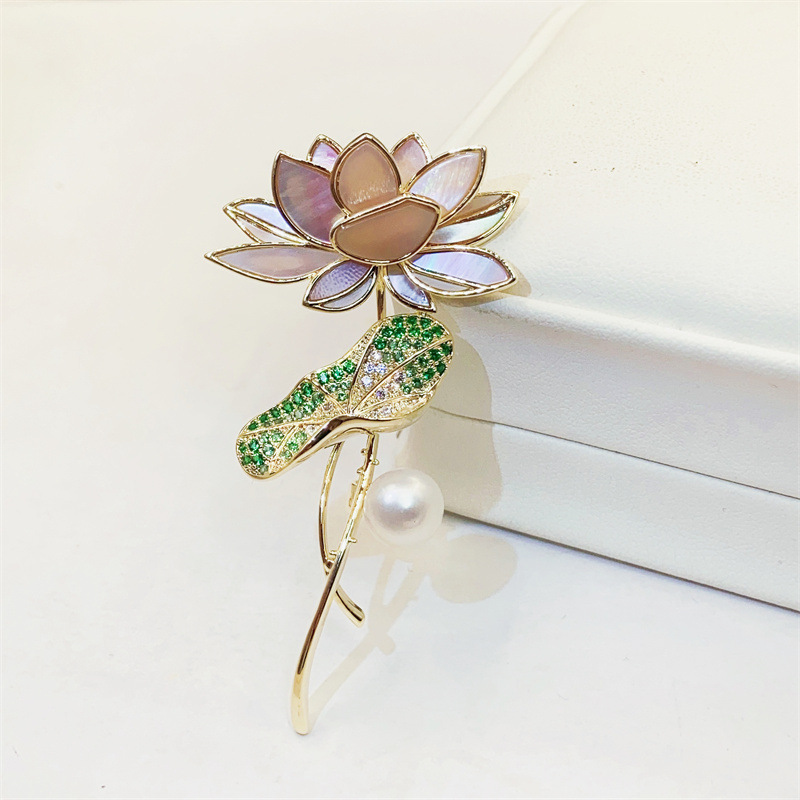 天然粉貝母蓮花胸針