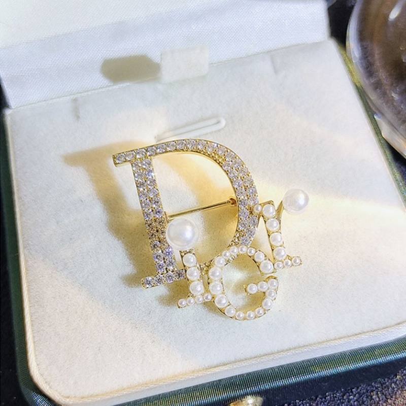 鑲鑽珍珠大D胸針