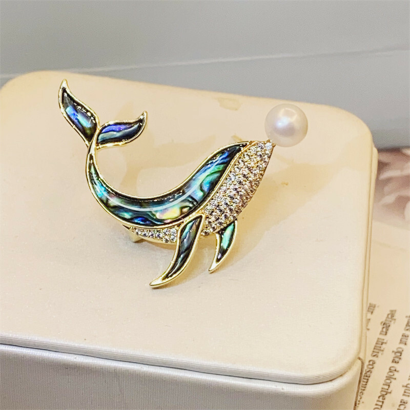 貝殼珍珠鯨魚胸針