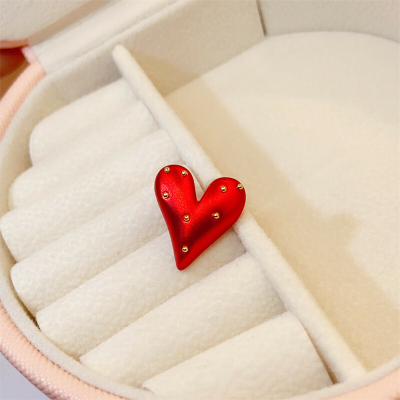 草莓愛心小胸針