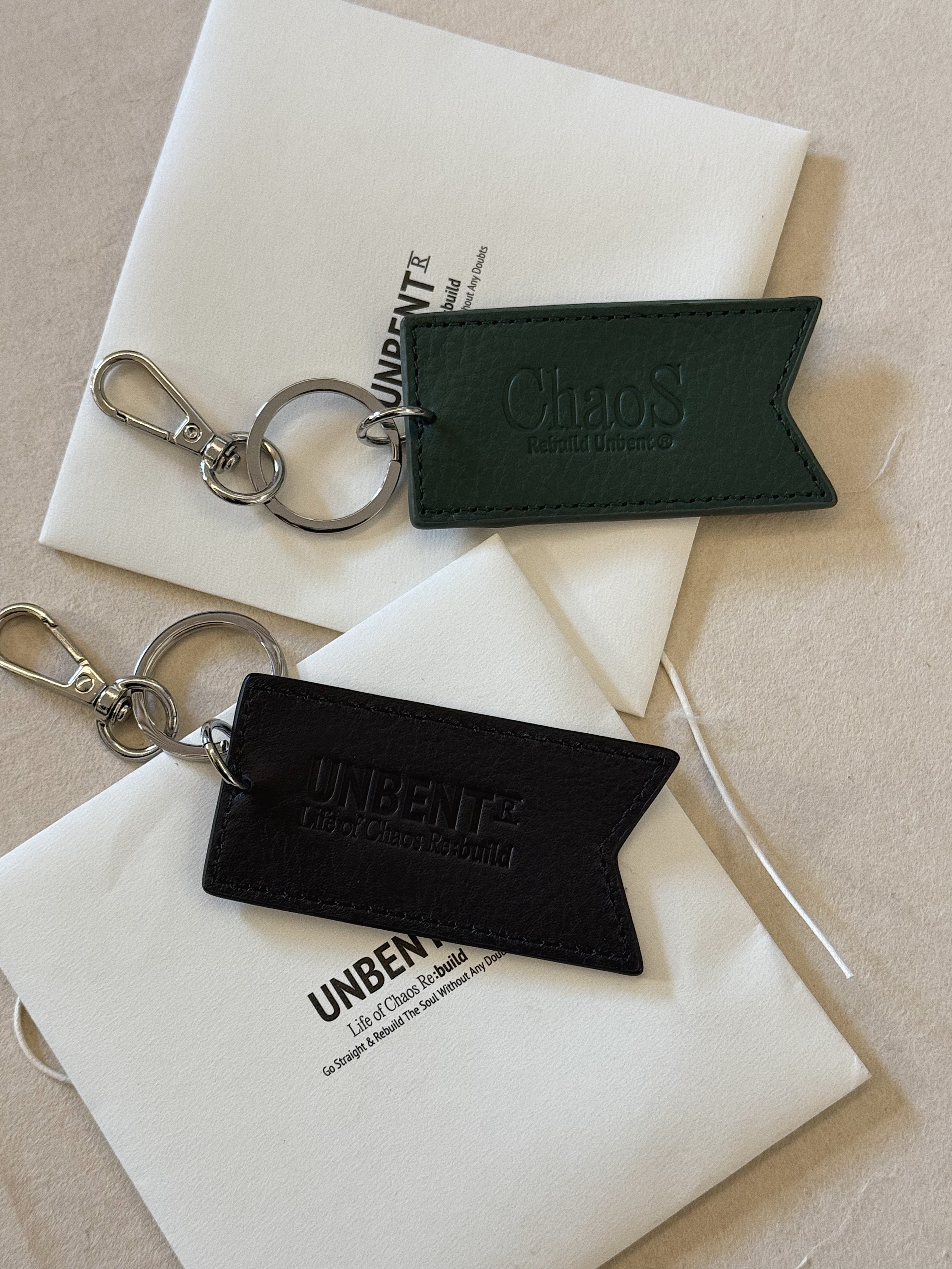 #預購 UNBENT 24AW 旗幟 壓花LOGO 牛皮鑰匙扣 配件 掛件 2色