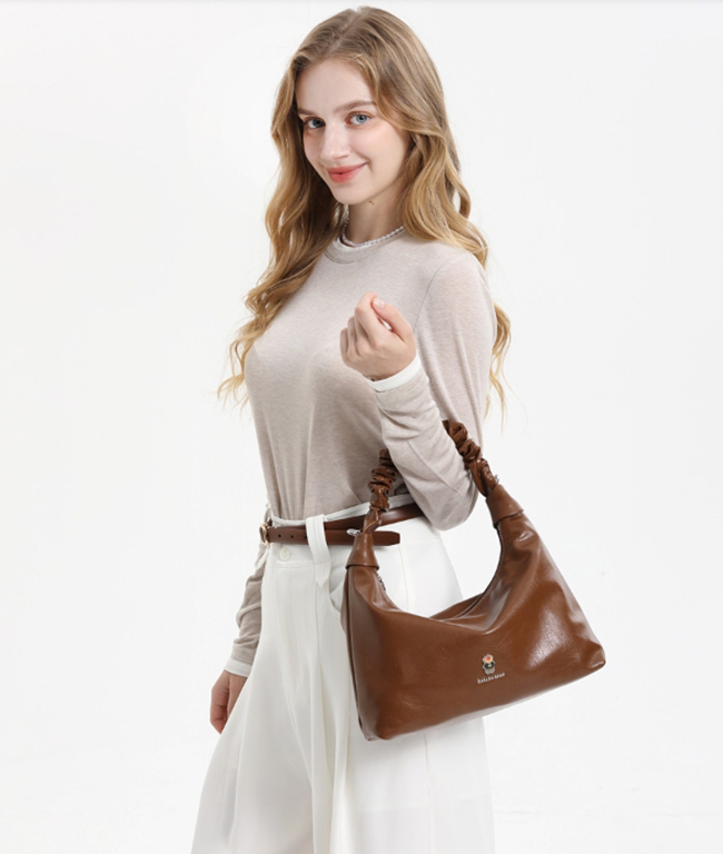 手提麻花設計柔軟包包-三色(RA24-P840)咖啡現貨