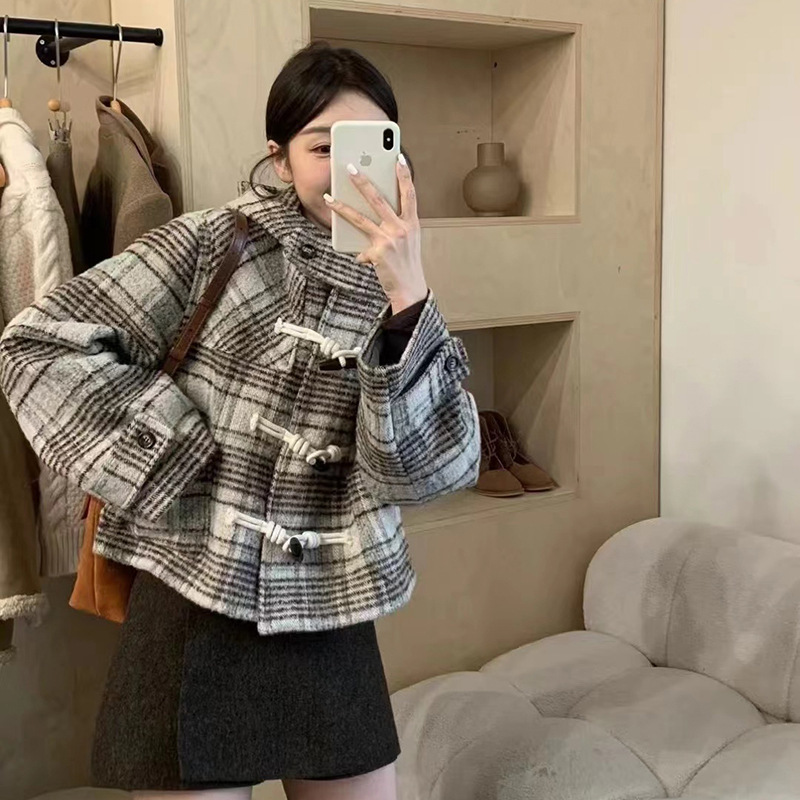 正韓ᴷᴼᴿᴱᴬ 🇰🇷復古溫柔知性格紋牛角扣羊毛大衣