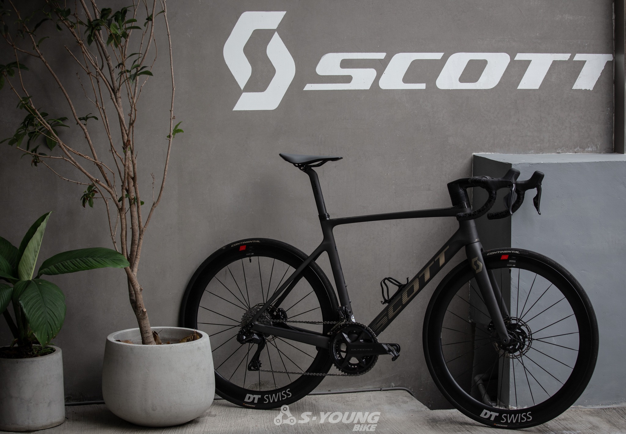 現貨出清【SCOTT】ADDICT RC 15 成車 / BLACK 石墨鈦（含原廠一體把）