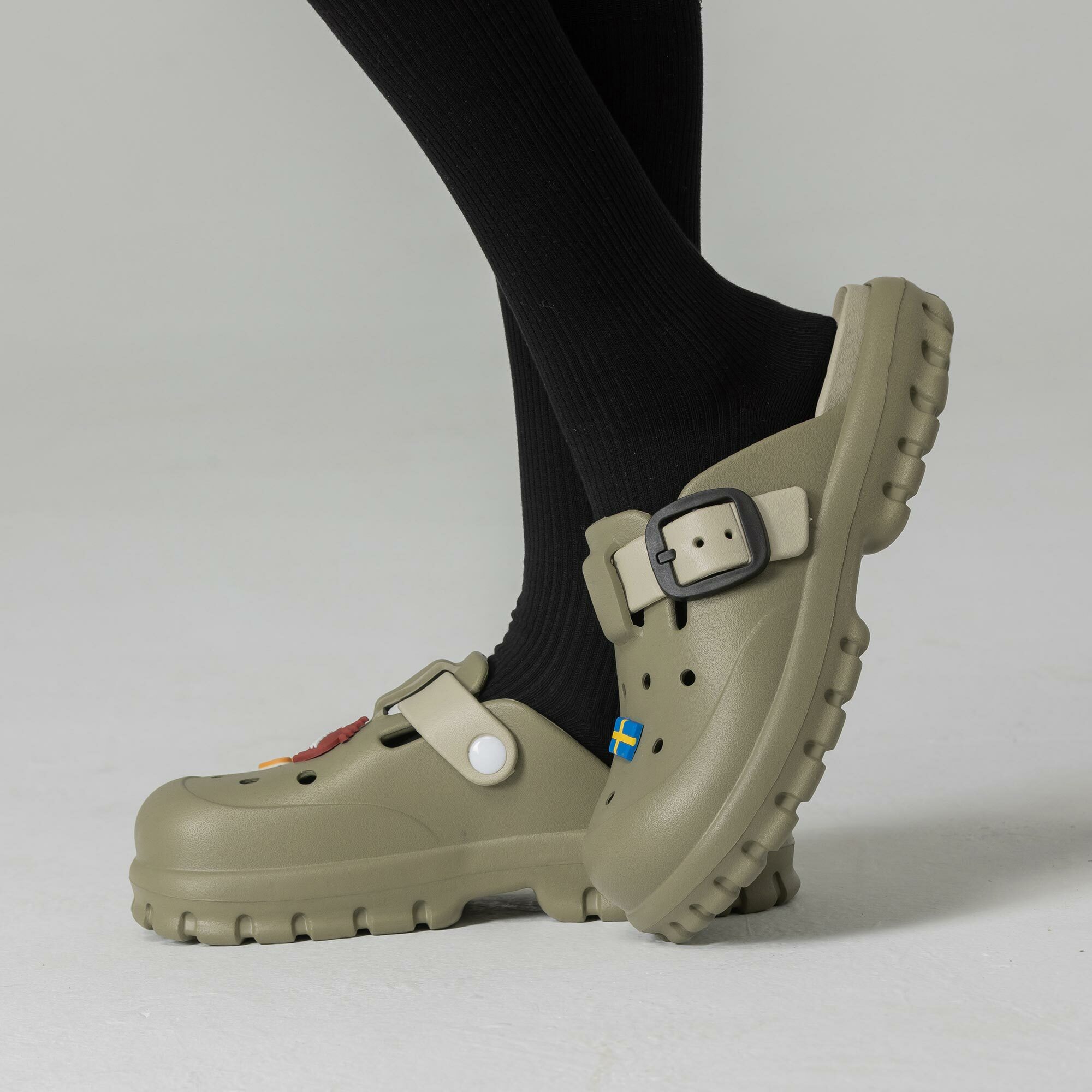 moz瑞典 駝鹿 小方糖 方扣 防水 洞洞鞋 拖鞋 涼鞋 (墨綠)