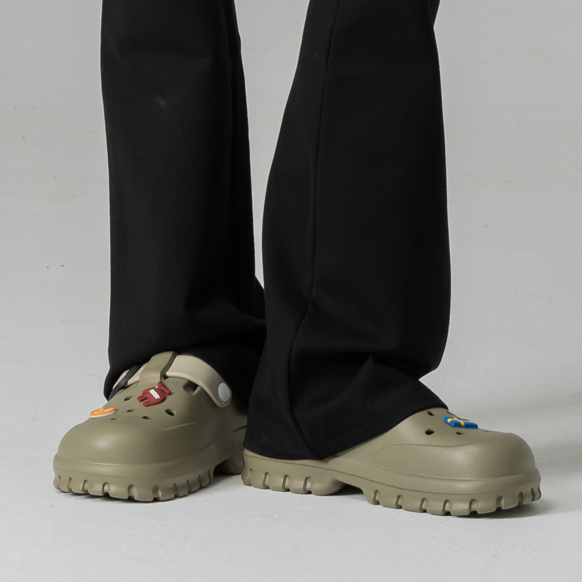 moz瑞典 駝鹿 小方糖 方扣 防水 洞洞鞋 拖鞋 涼鞋 (墨綠)