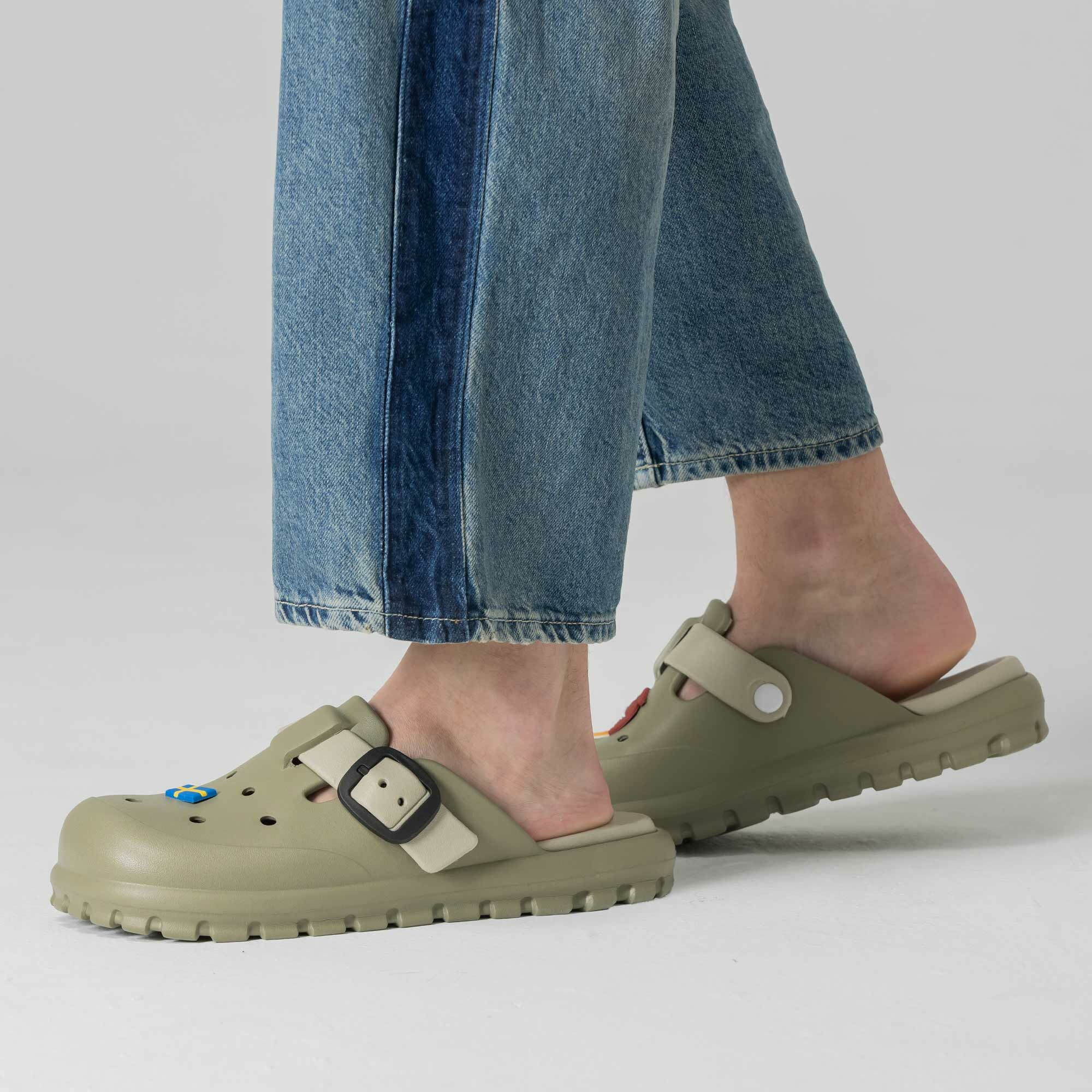 moz瑞典 駝鹿 小方糖 方扣 防水 洞洞鞋 拖鞋 涼鞋 (墨綠)