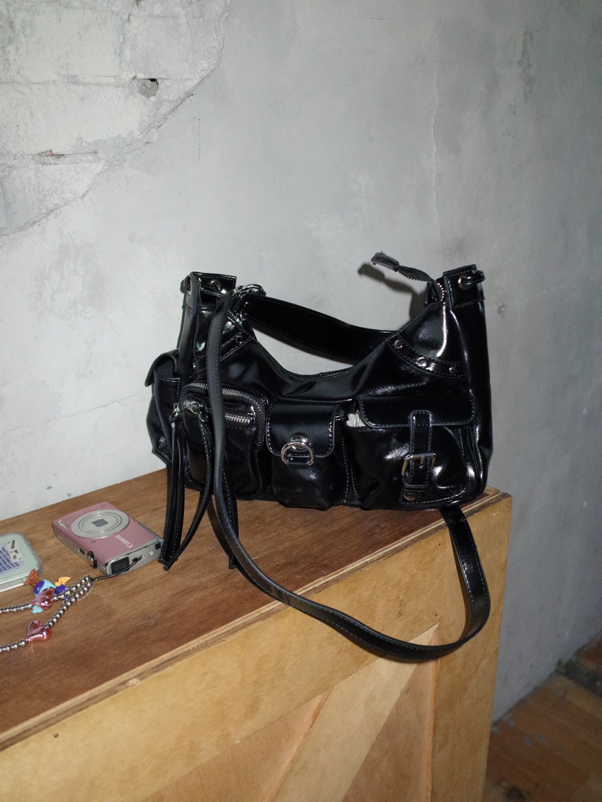 classic street style multi-pocket shoulder/crossbody bag