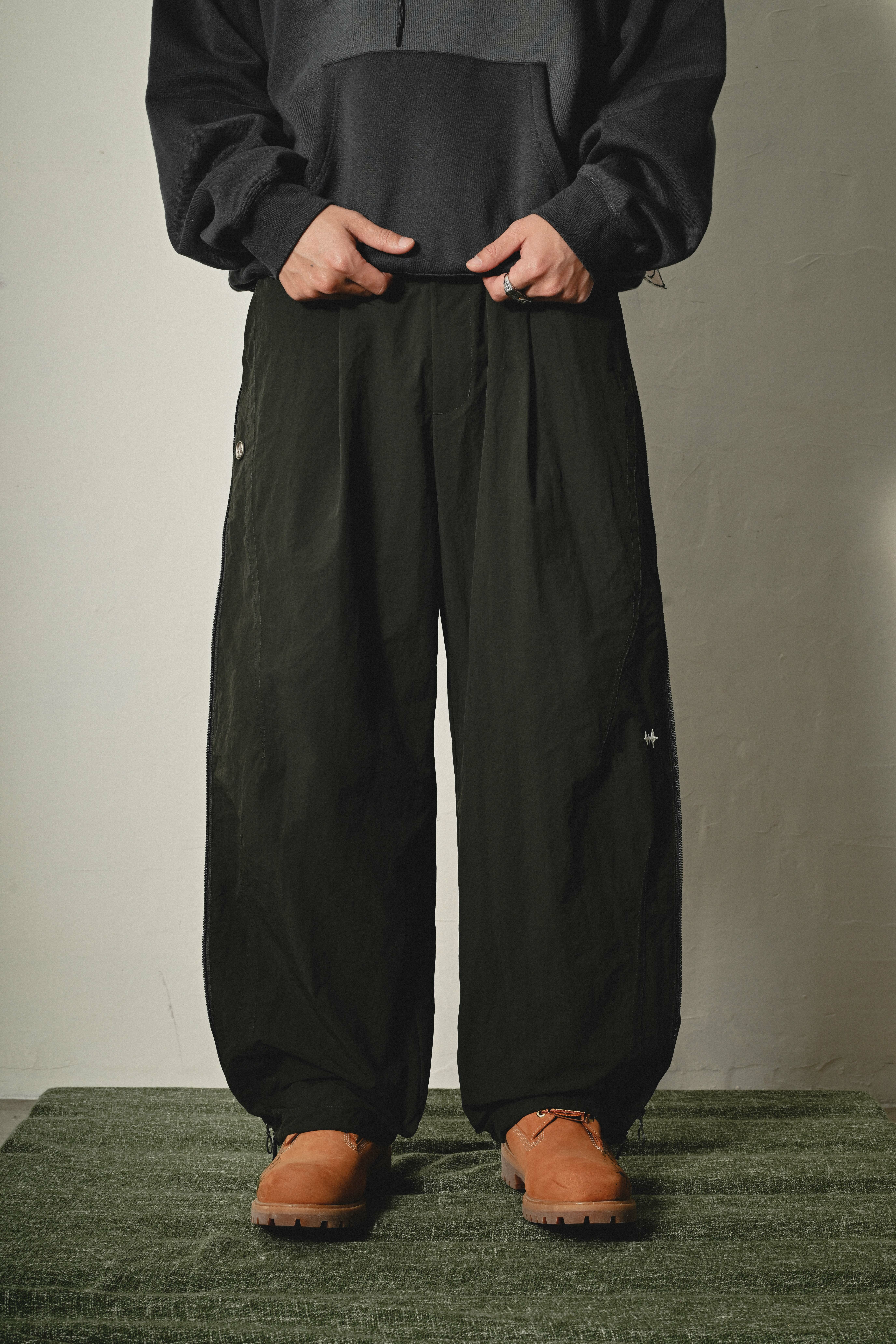 SIDE ZIPPER NYLON PANTS - OLIVE