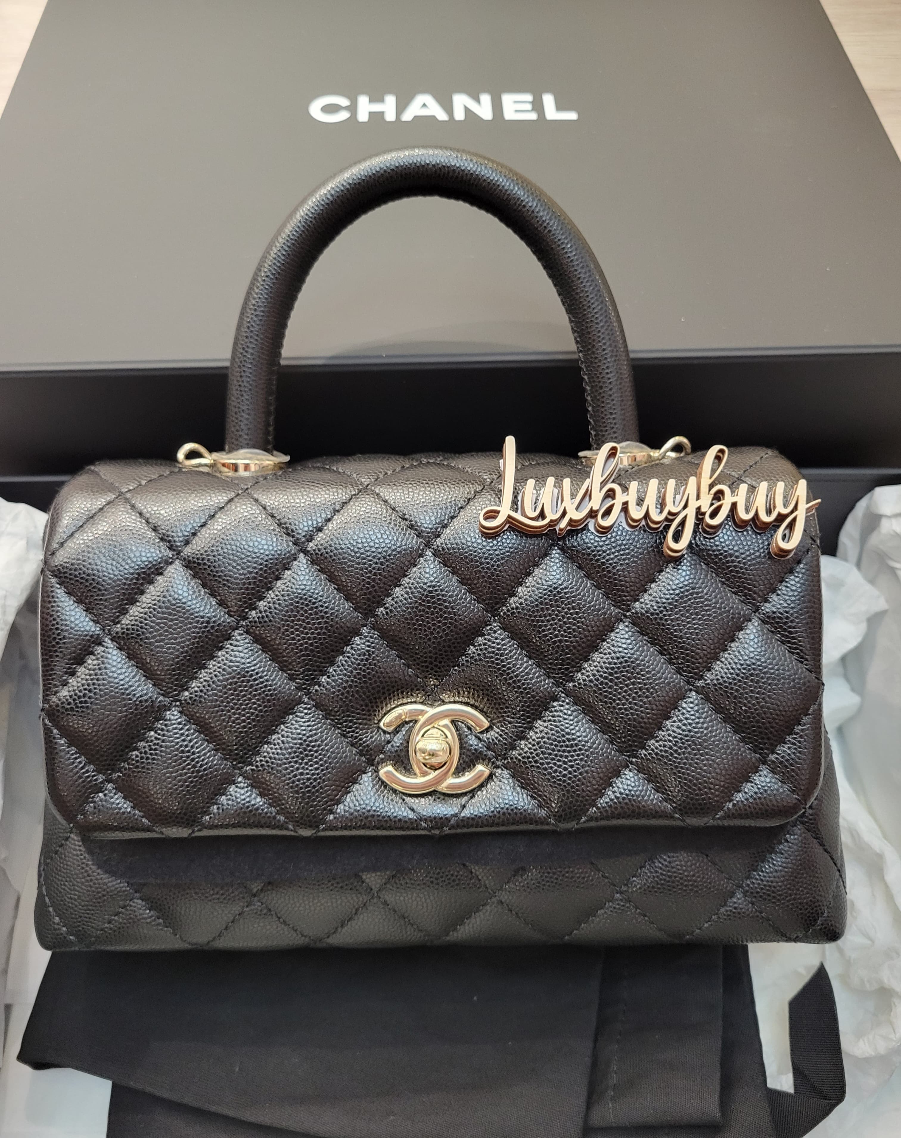 未使用品 UNUSED/99 % NEW CHANEL COCO HANDLE SMALL BLACK GOLD 黑色金扣 A92990