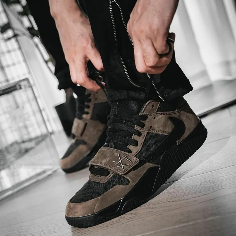 Travis Scott x Jordan Jumpman Jack "Mocha" 聯名款 黑摩卡 倒鉤 FZ8117204