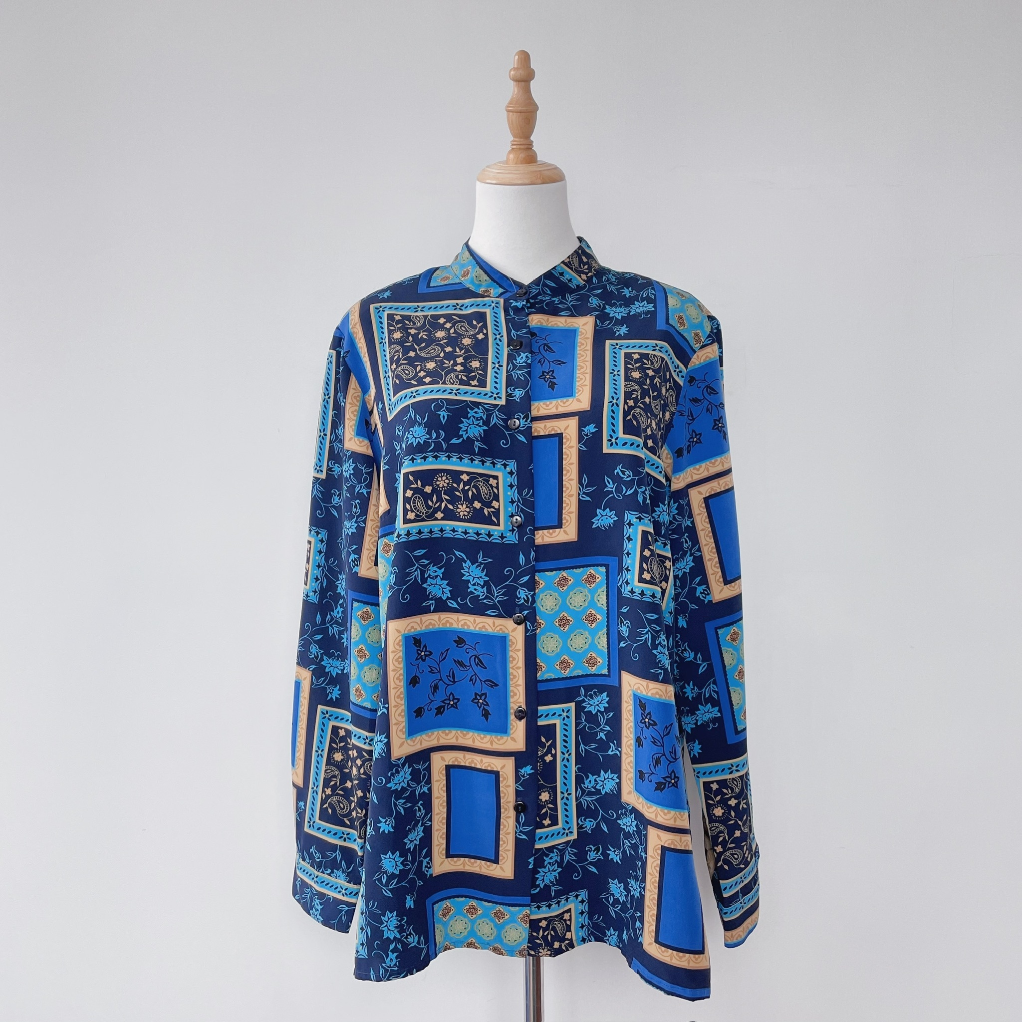 海藍刺繡絲巾拼布古着上衣