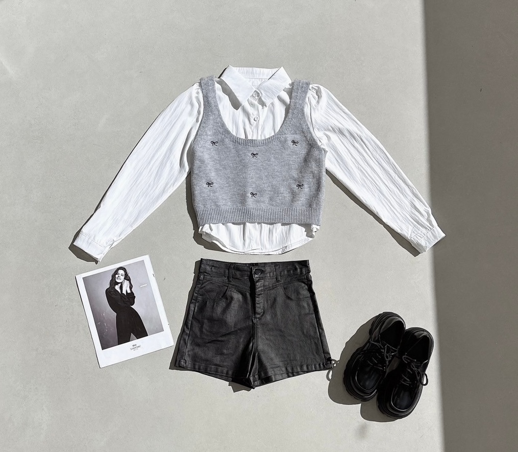 單釦顯瘦皮革短褲 2061