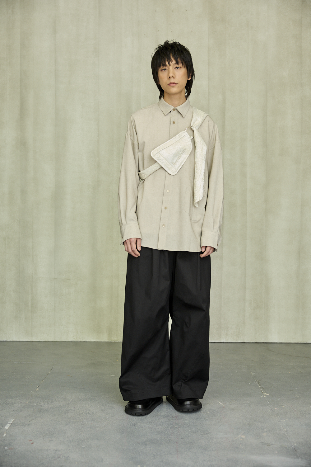 鬆緊腰頭闊腿落地褲