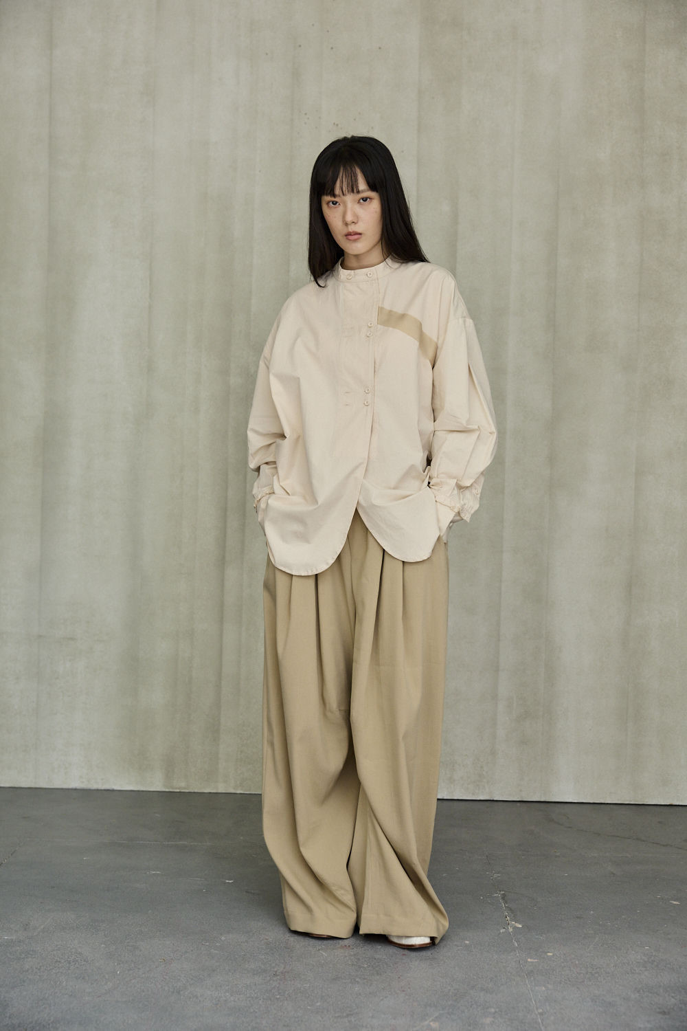 鬆緊腰頭闊腿落地褲