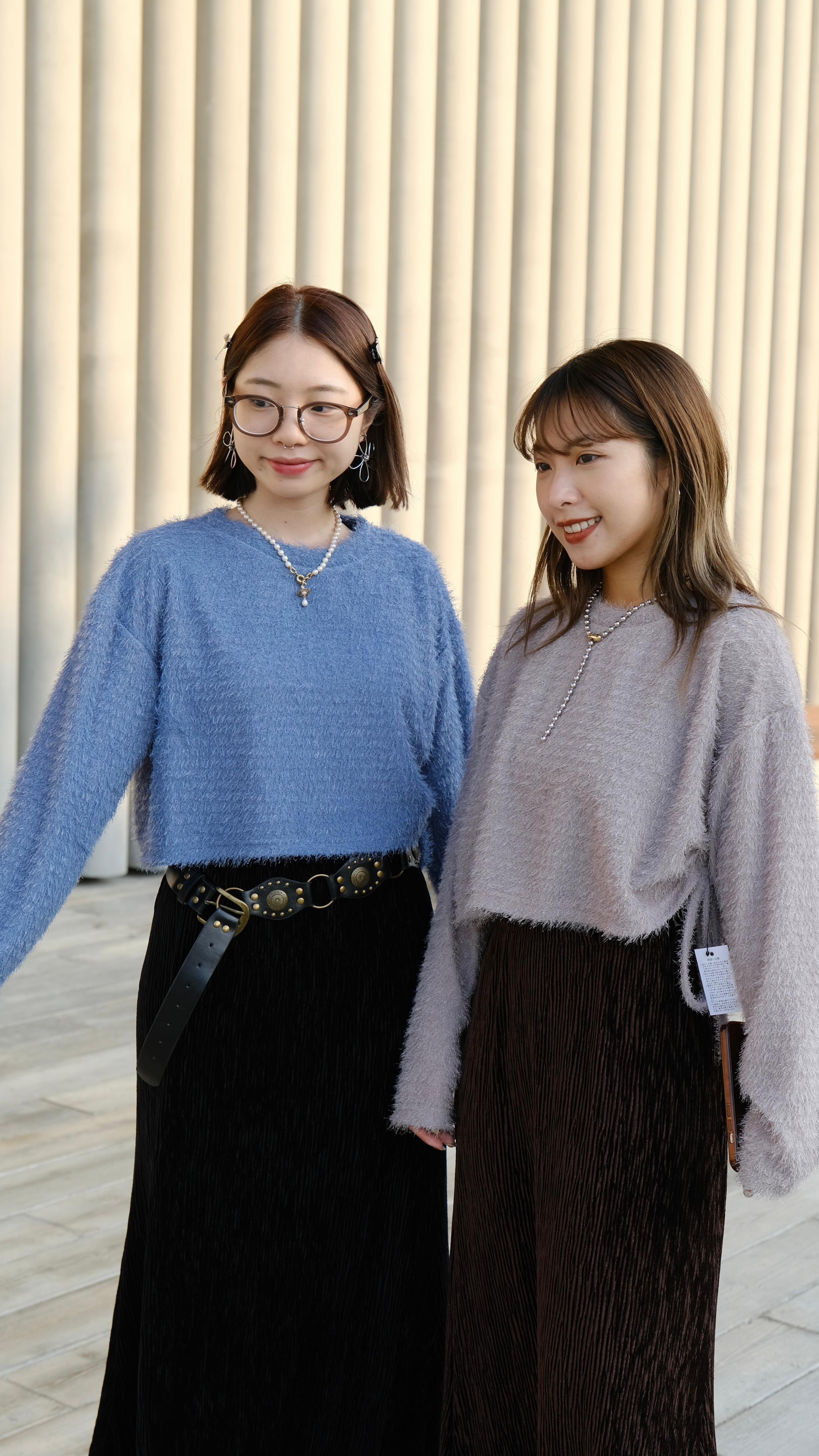 毛毛側抽繩上衣