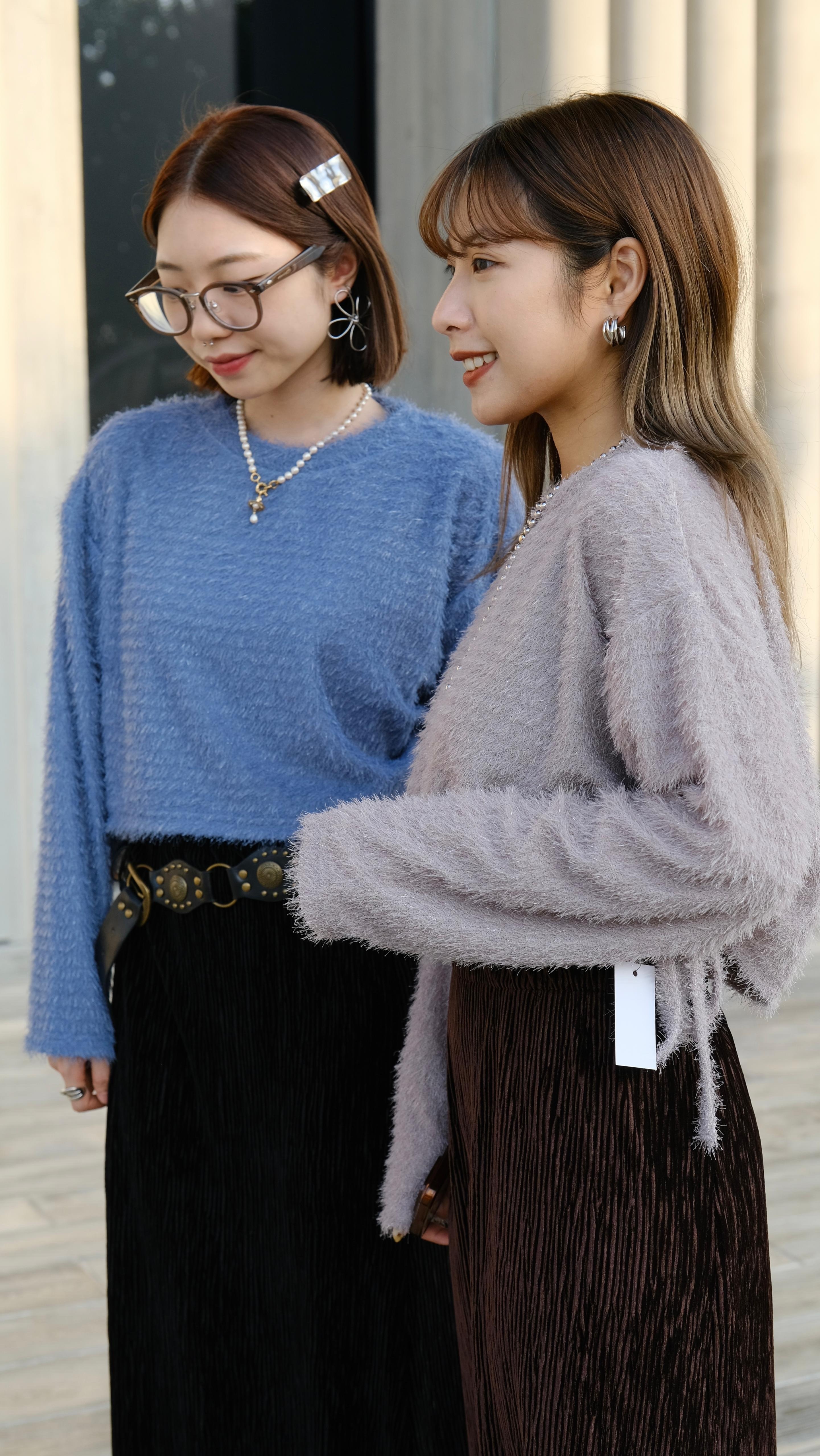 毛毛側抽繩上衣