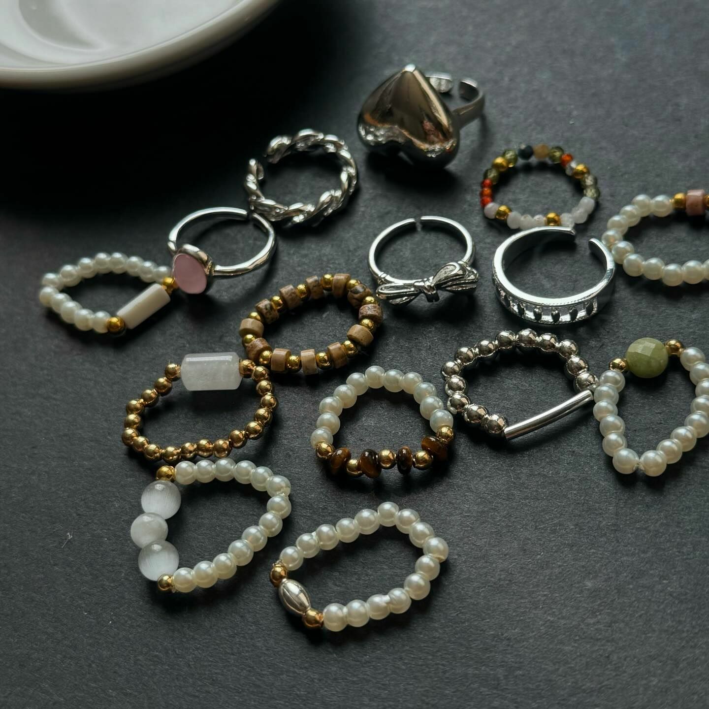 [原石] 彈性繩戒指 36 種款式 隨機出貨