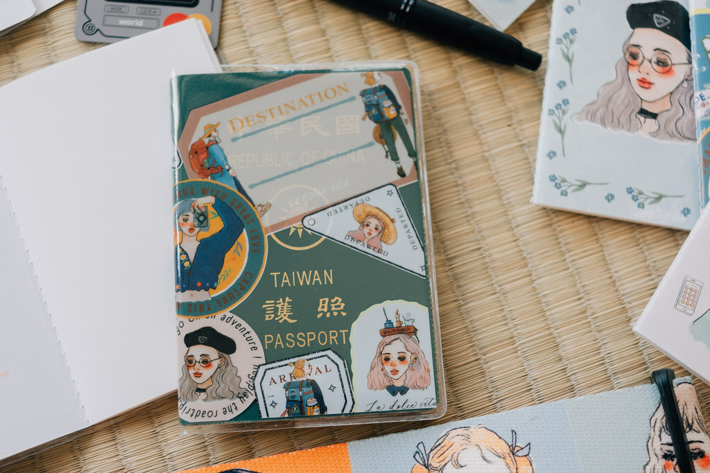 甜蜜生活旅行社 專用護照套 / 筆記本書套 護照尺寸｜甜蜜生活 LA DOLCE VITA 台灣