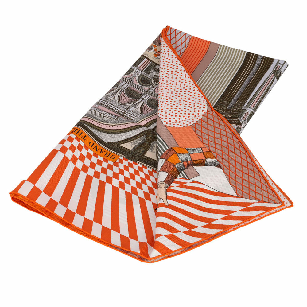 【HERMES】Grand Theatre Nouveau 新大劇院方巾(90x90)(橘色/卡其/白色)H003761S 07