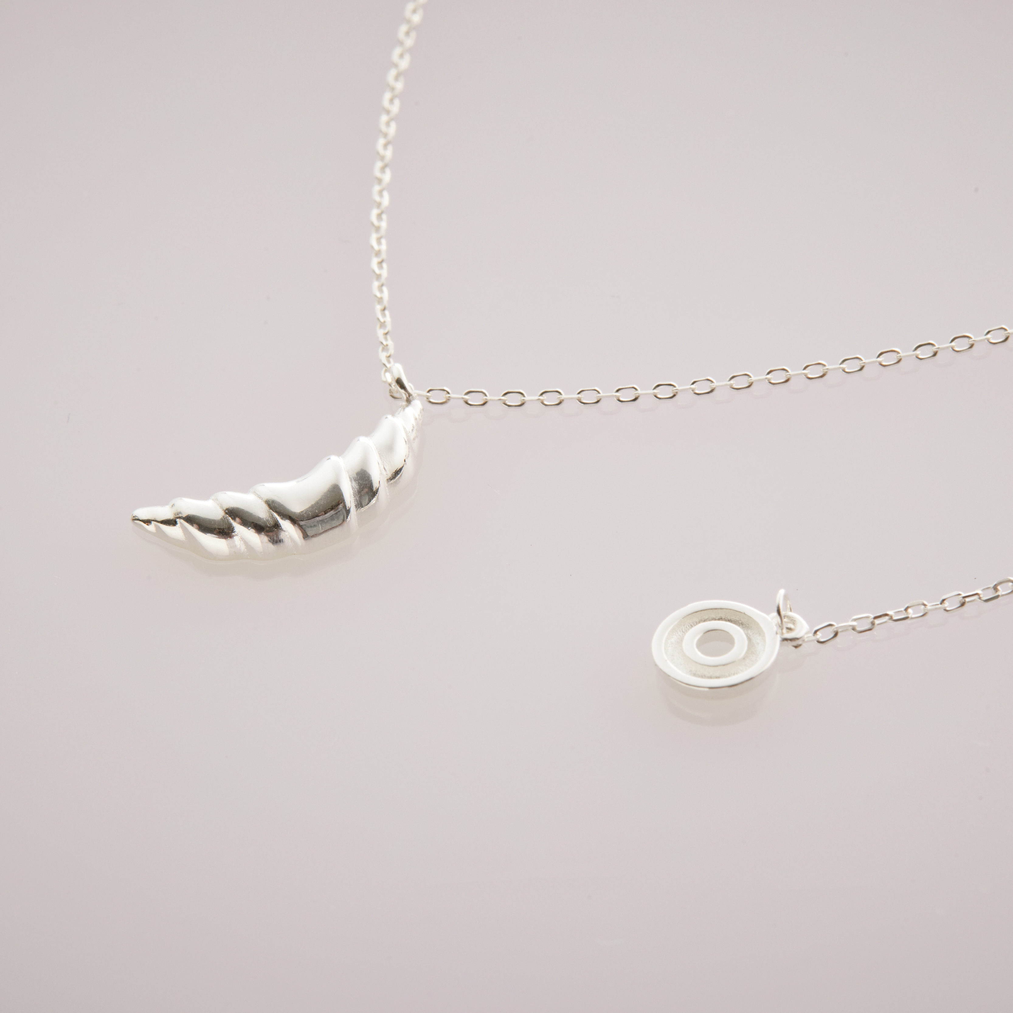 N794  | 純銀牛角麵包項鍊