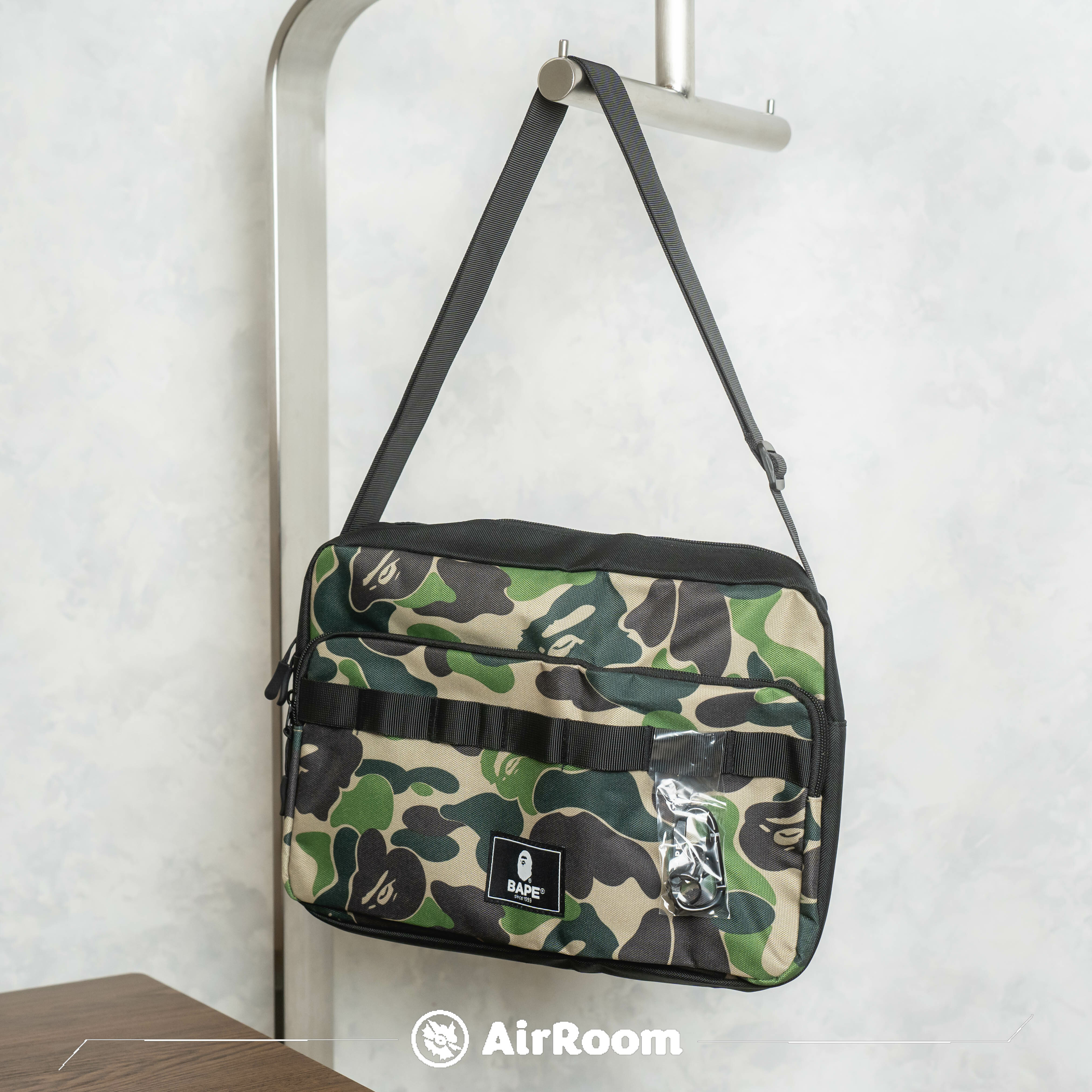 2021AW A BATHING APE BAPE CAMO Shoulder bag Carabiner 迷彩 側背包 掛鉤 雜誌 現貨