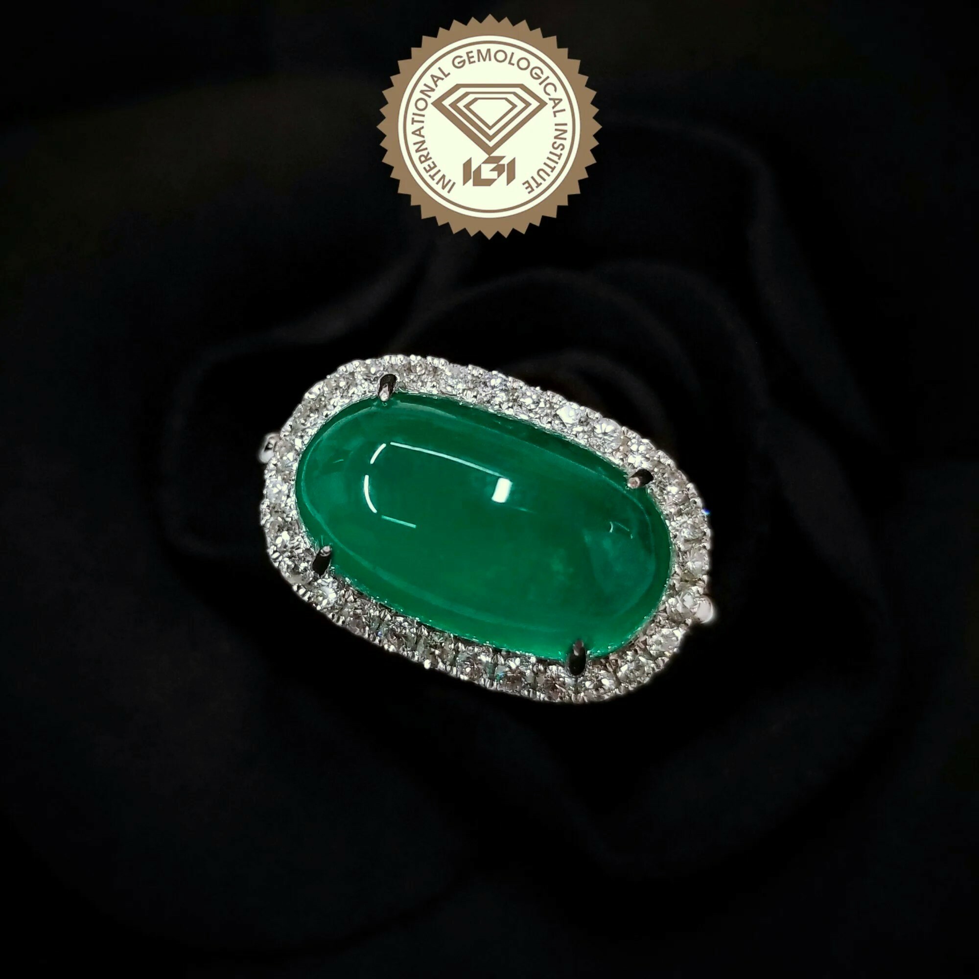 18K White Gold 7.02ct Emerald and Diamond Ring
