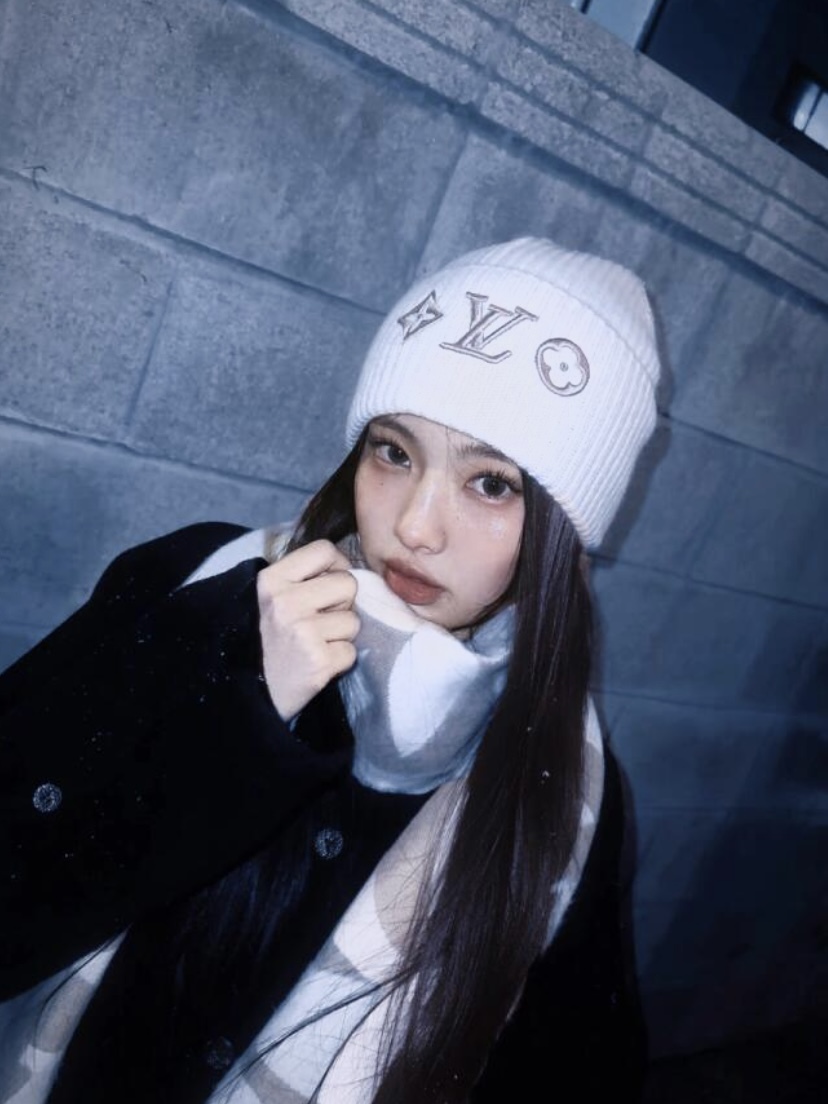 LOUIS VUITTON LV 花卉刺繡頭飾毛線冷帽