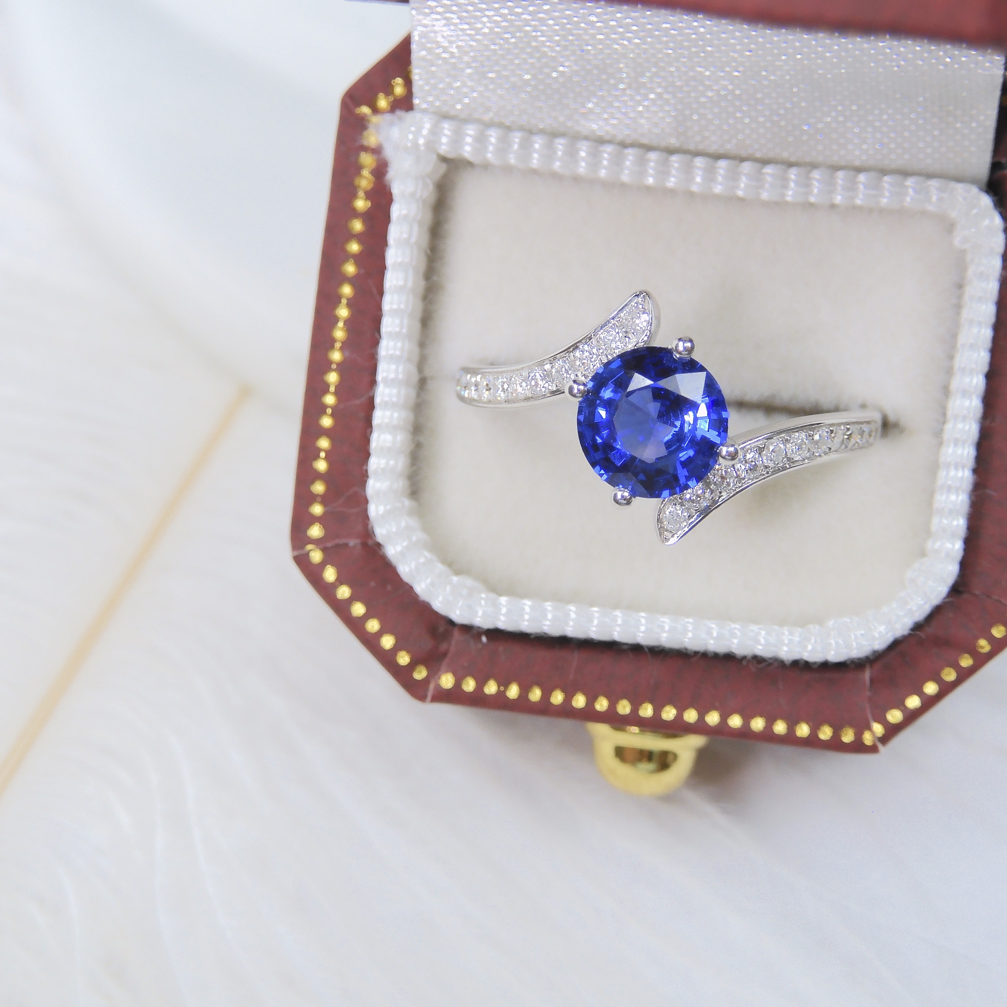 18K金 0.97ct 藍寶石戒指 (配證書)