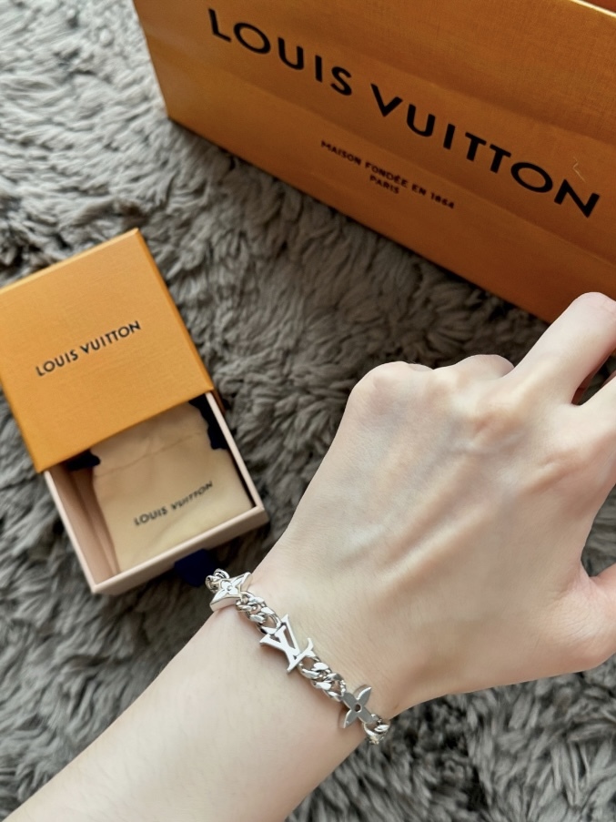 LOUIS VUITTON LV Monogram Row 手鏈